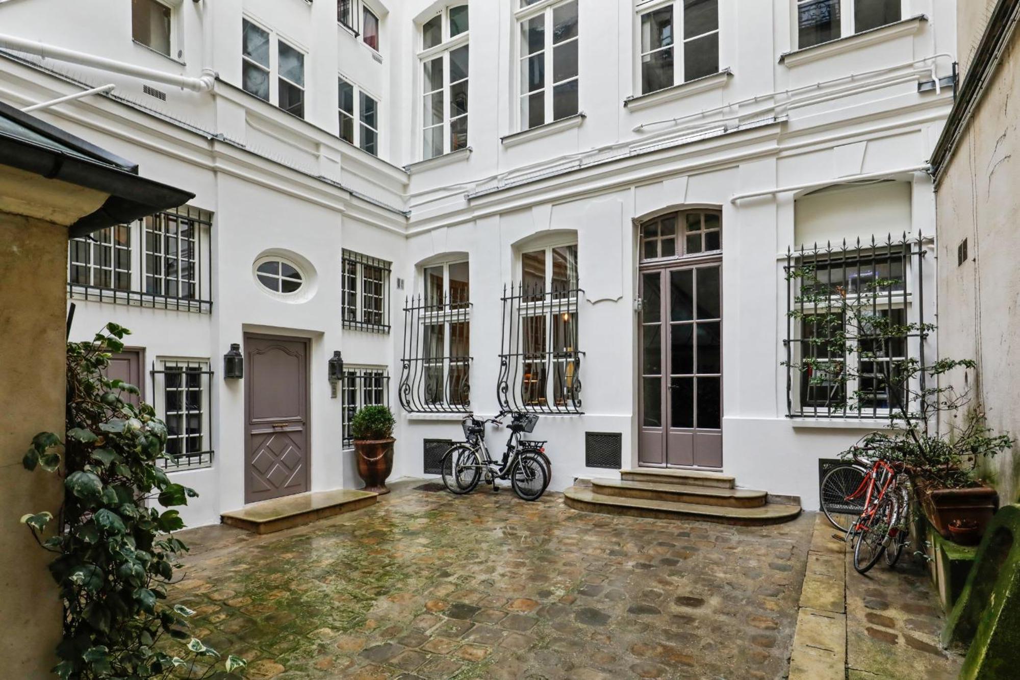 Le Marais & Place Des Vosges - Cityapartmentstay Apartment