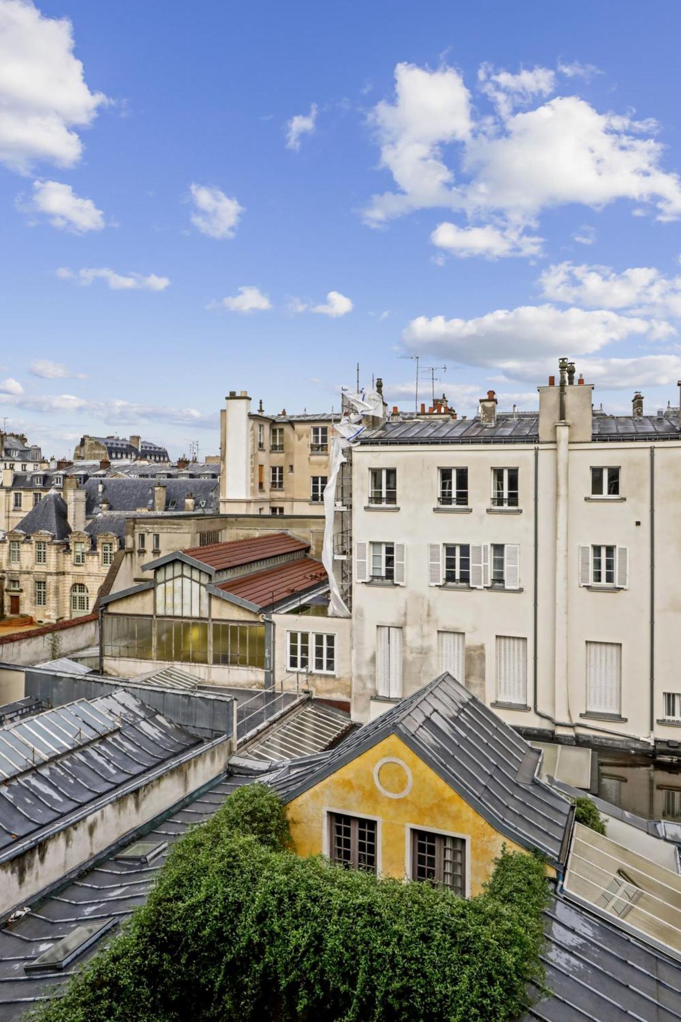 Le Marais & Place Des Vosges - Cityapartmentstay Apartment *