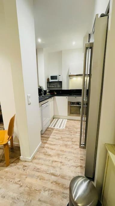 6 Pieces / 5 / Calme / Rdc Appartement Paris