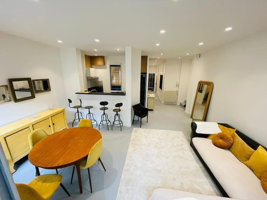6 Pieces / 5 / Calme / Rdc Appartement Paris