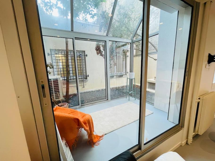 6 Pieces / 5 / Calme / Rdc Appartement Paris