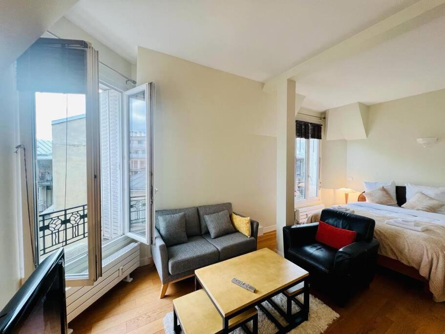 Suffren Apartment