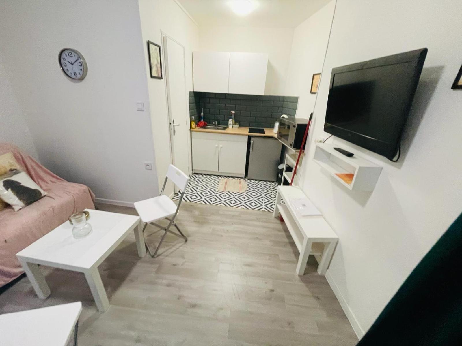 Apartment Studio Republique Montmartre - 2 Pers *