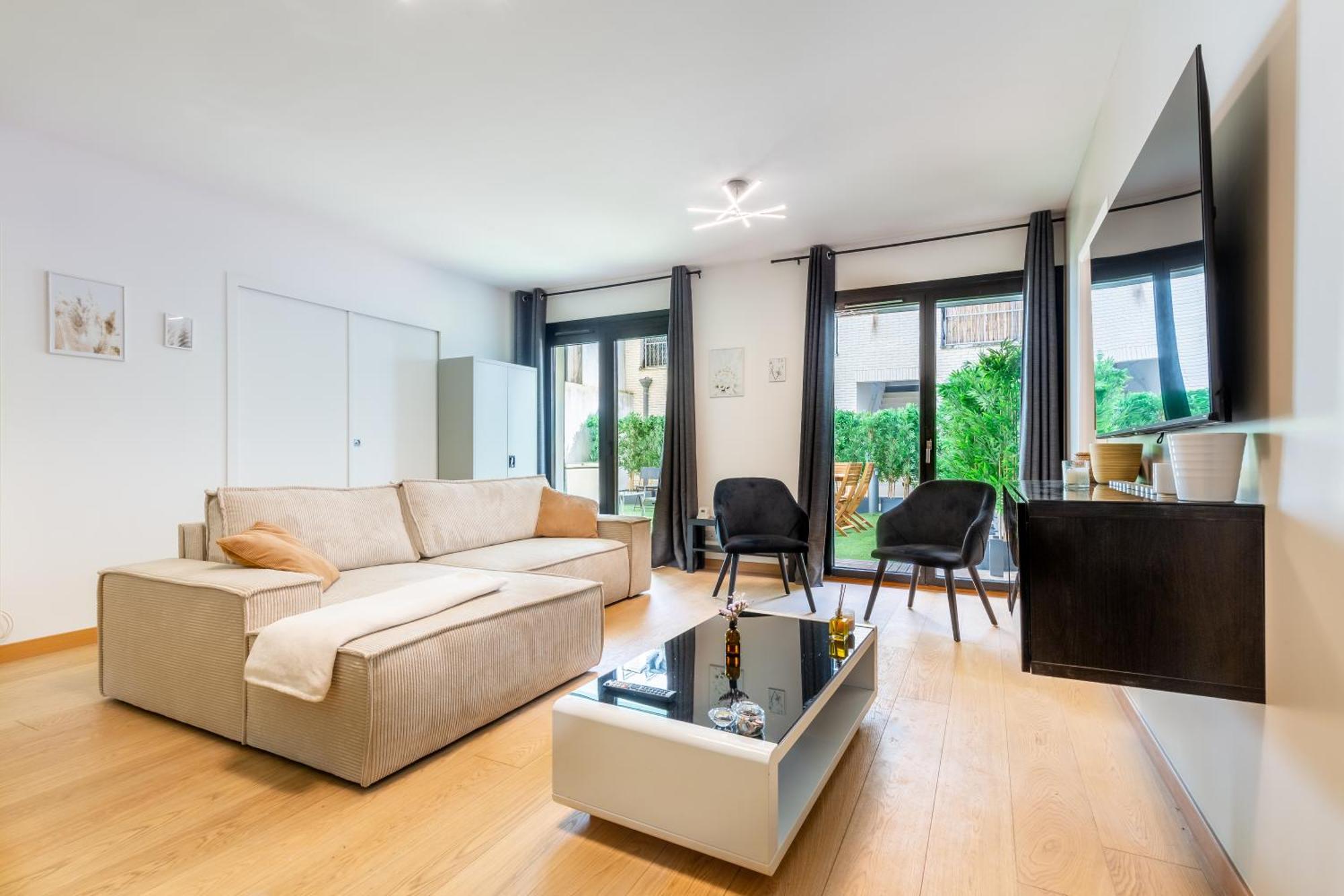 Lavie Maison Jardin A Montmartre