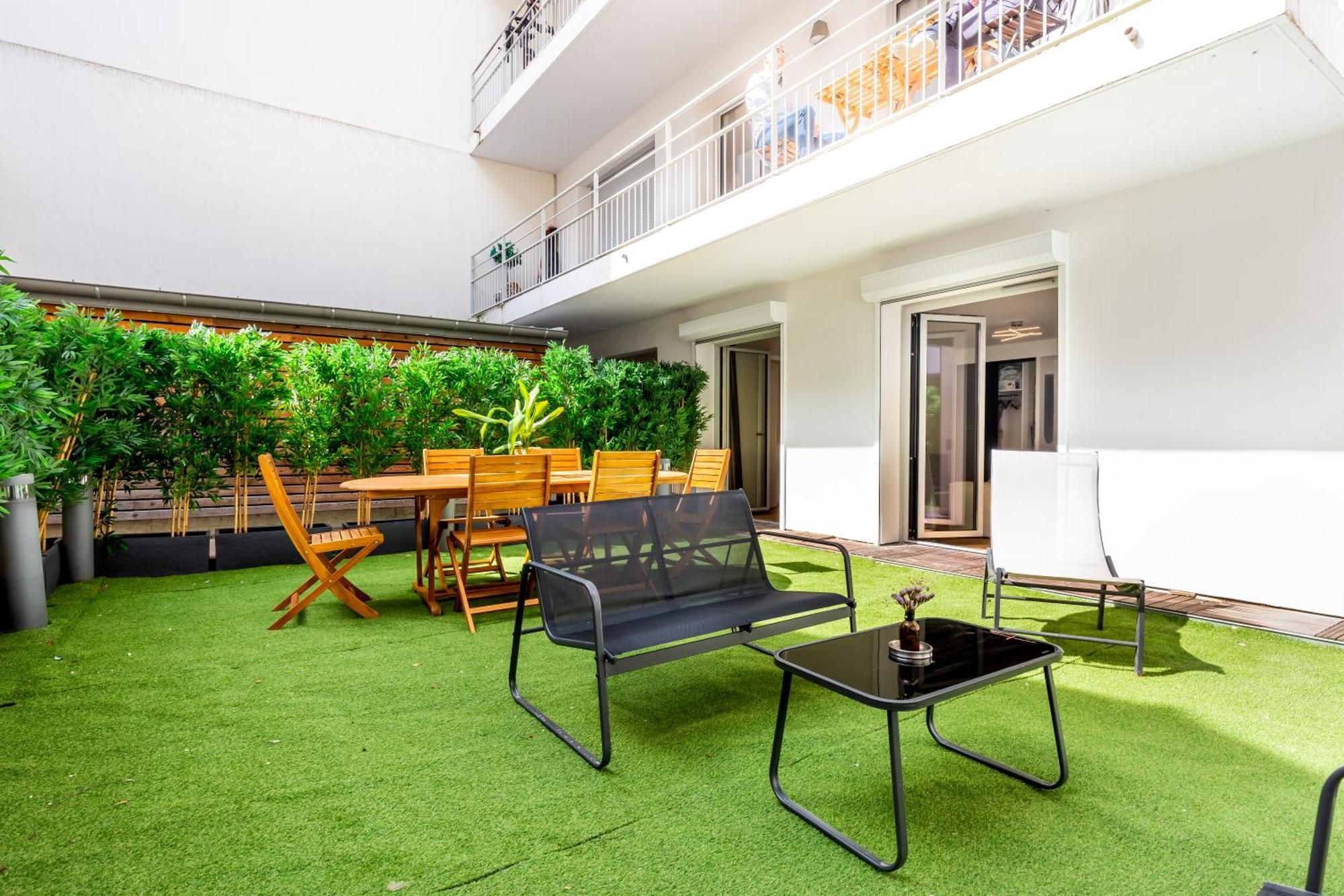 Lavie Maison Jardin A Montmartre