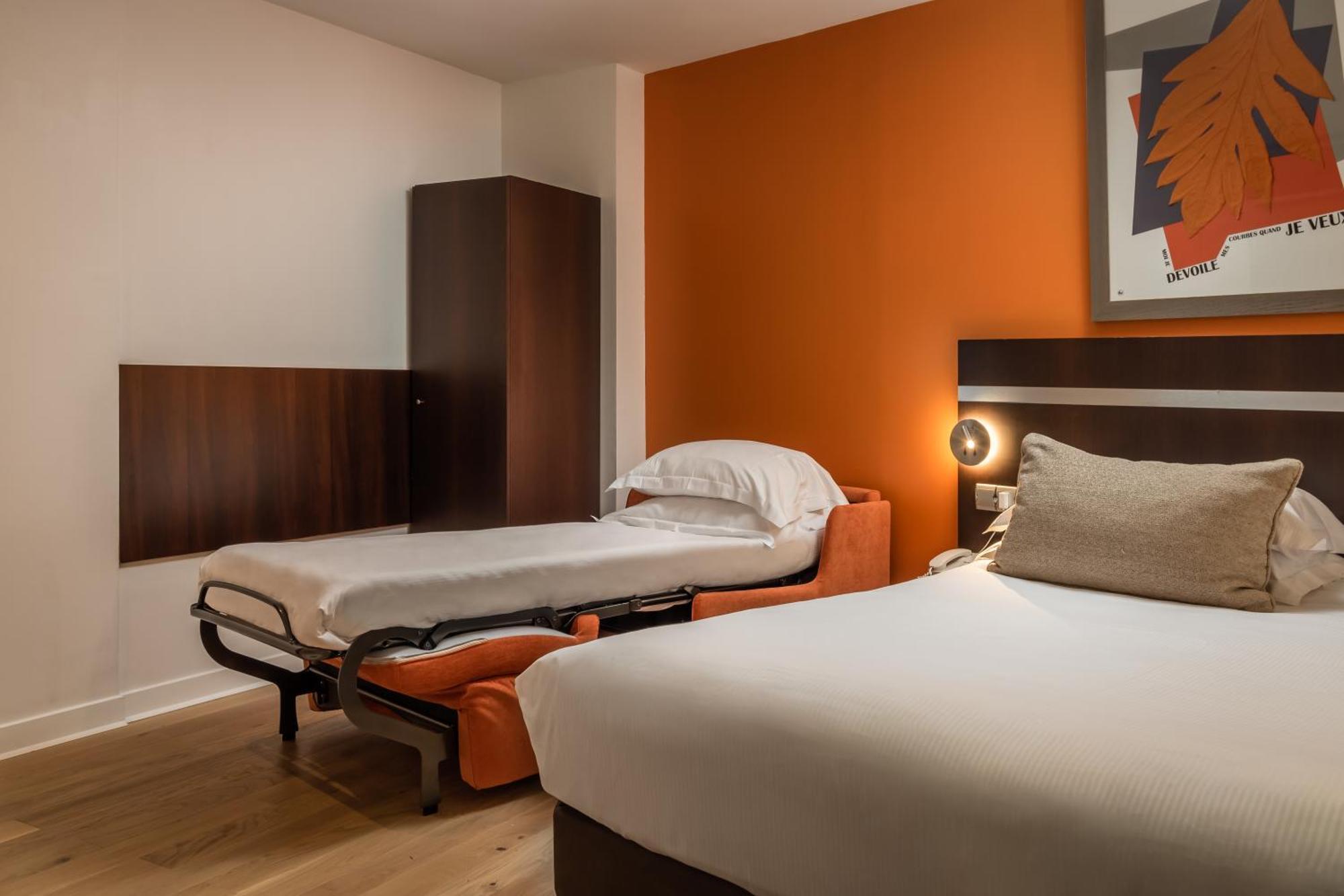 Arc De Triomphe Hotel