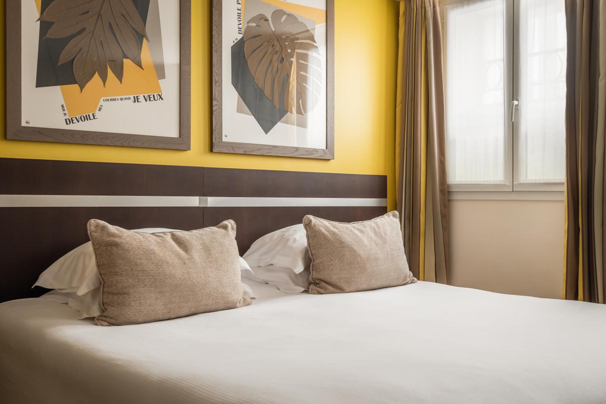 Hotel Arc De Triomphe 3*