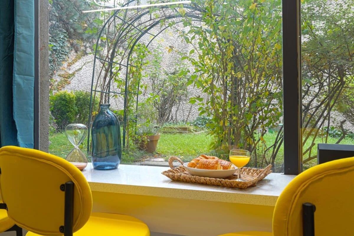 Agreable 2 Piece Au Coeur De 17 Arrondissement Appartement