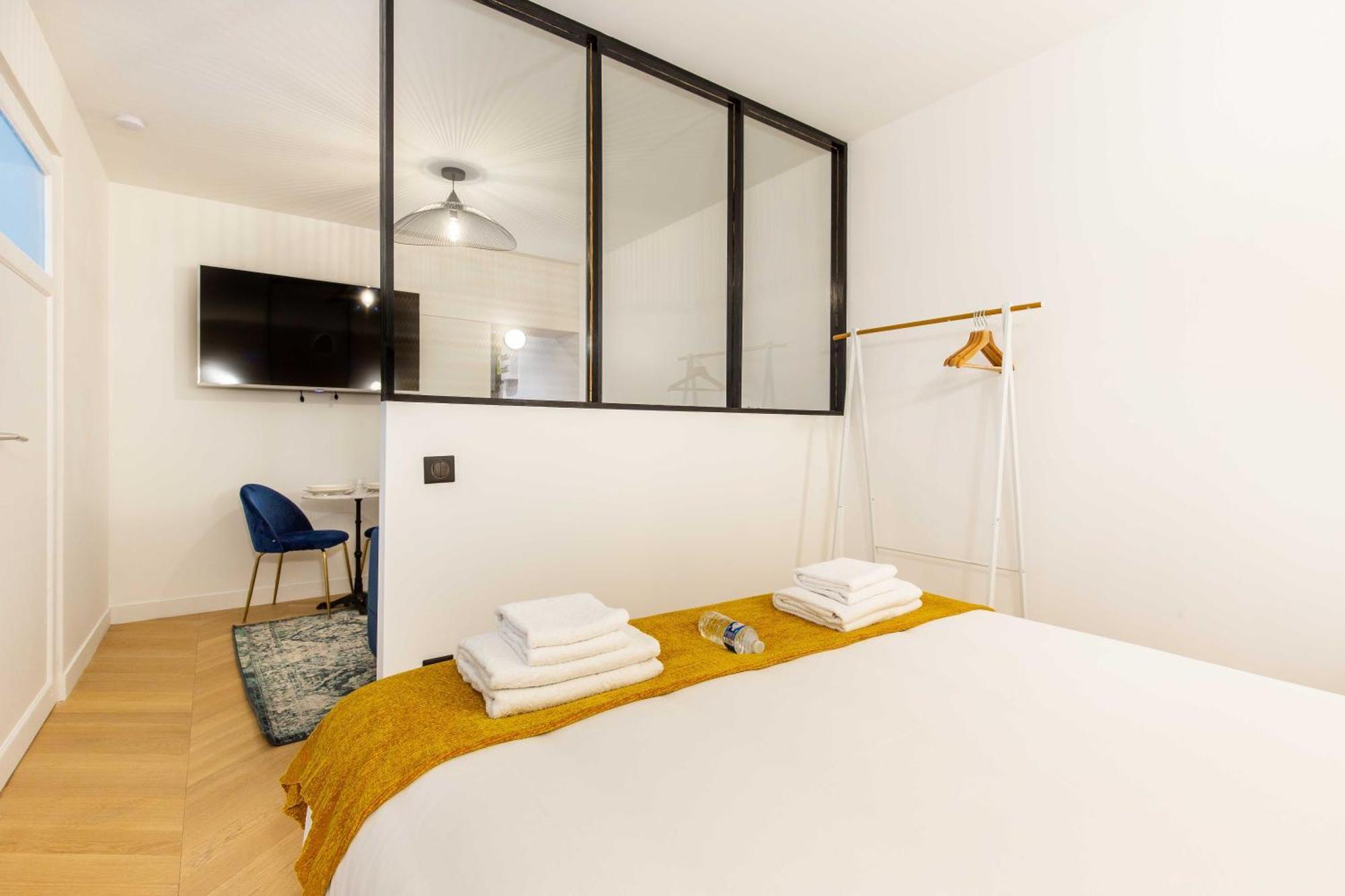 Appartement Chic In The Prestigious Saint Honore