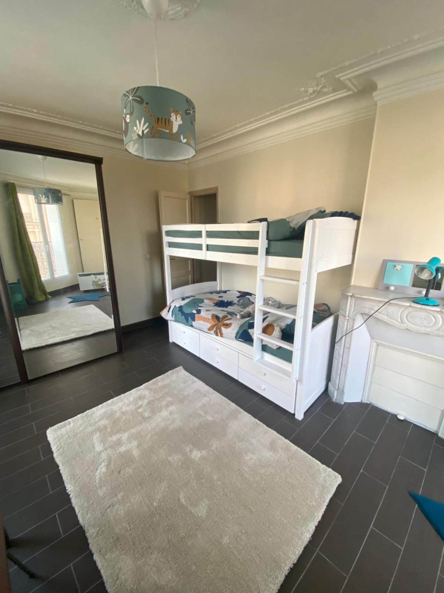 Familiale De 75m2 En Plein Coeur De Paris