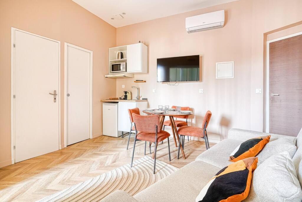 Avenue De Villiers - Iii Apartment