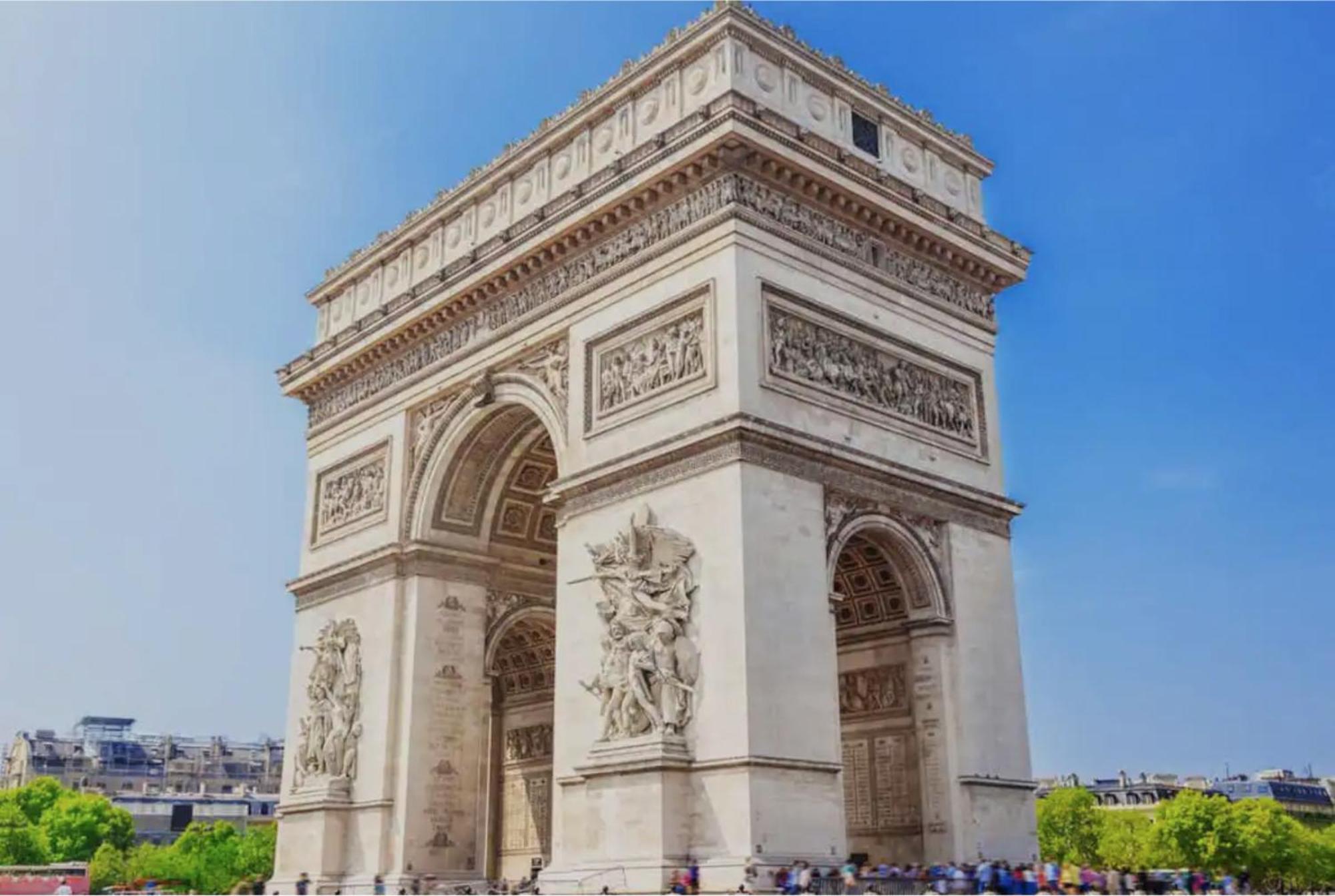 Apartment Champs-elysees/president Palace.terrace & Parking Paris