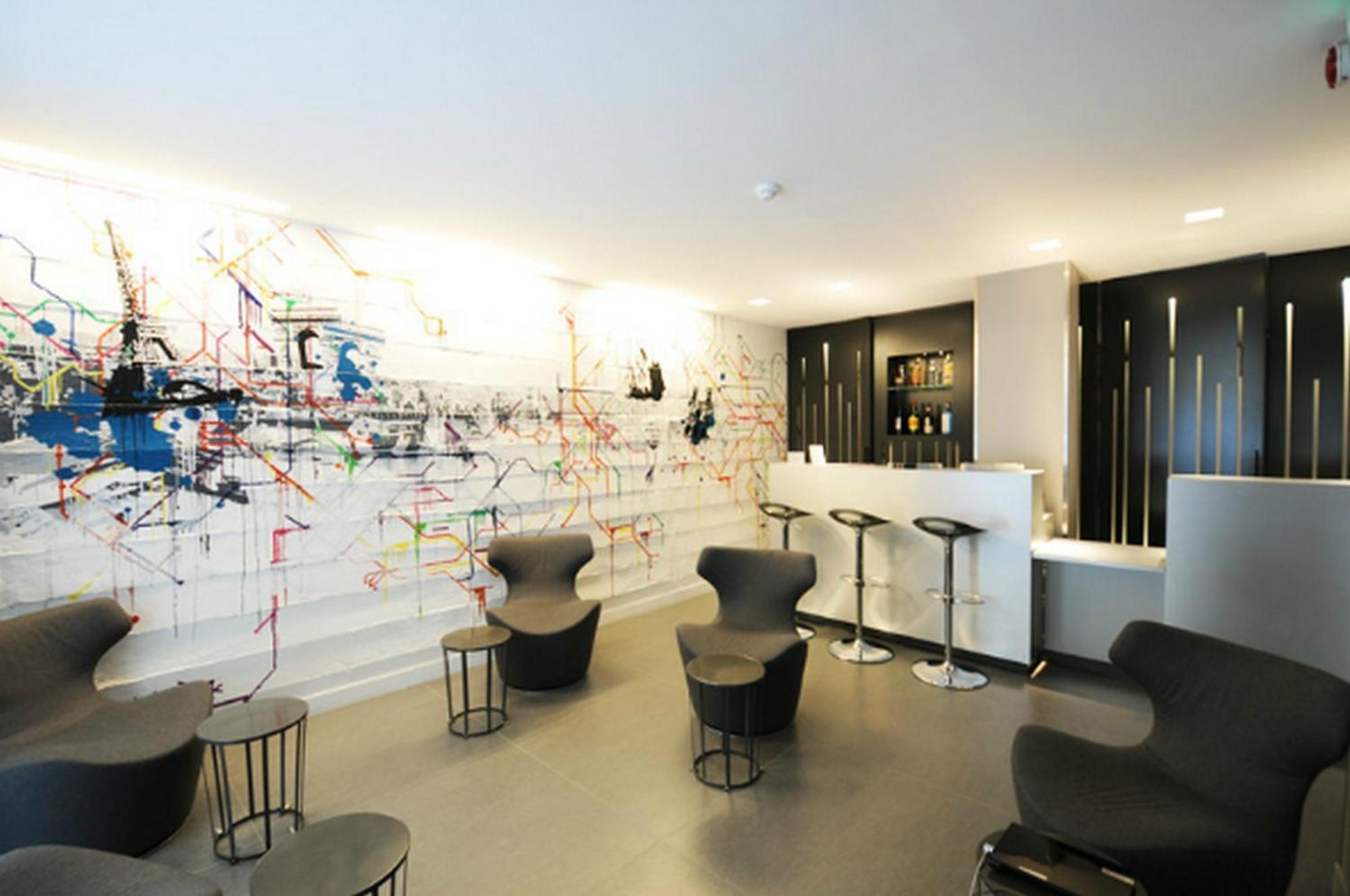 Hotel Arc De Triomphe Etoile 4*