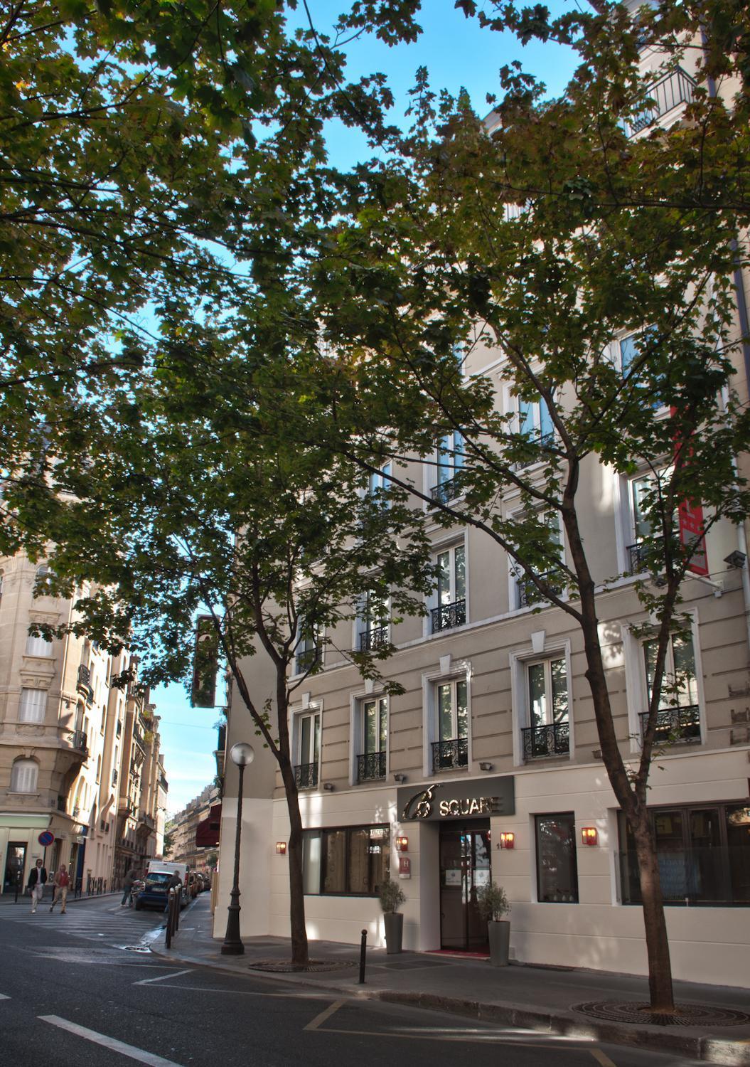 Hotel B Square 3*