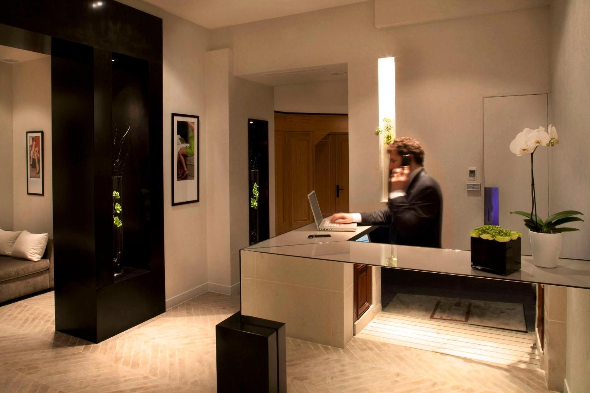 Hotel Marceau Champs-elysees