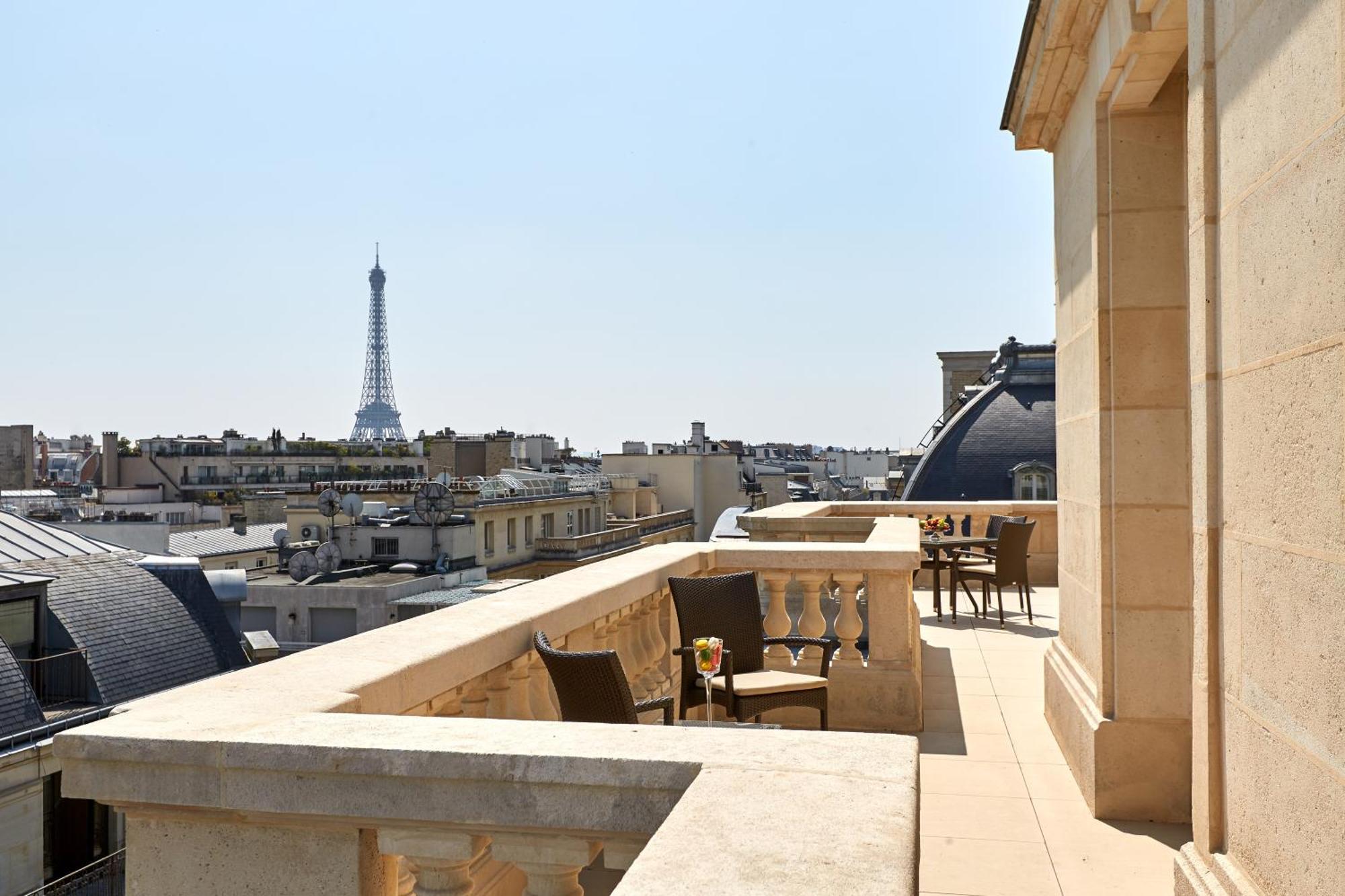 Hotel Raphael