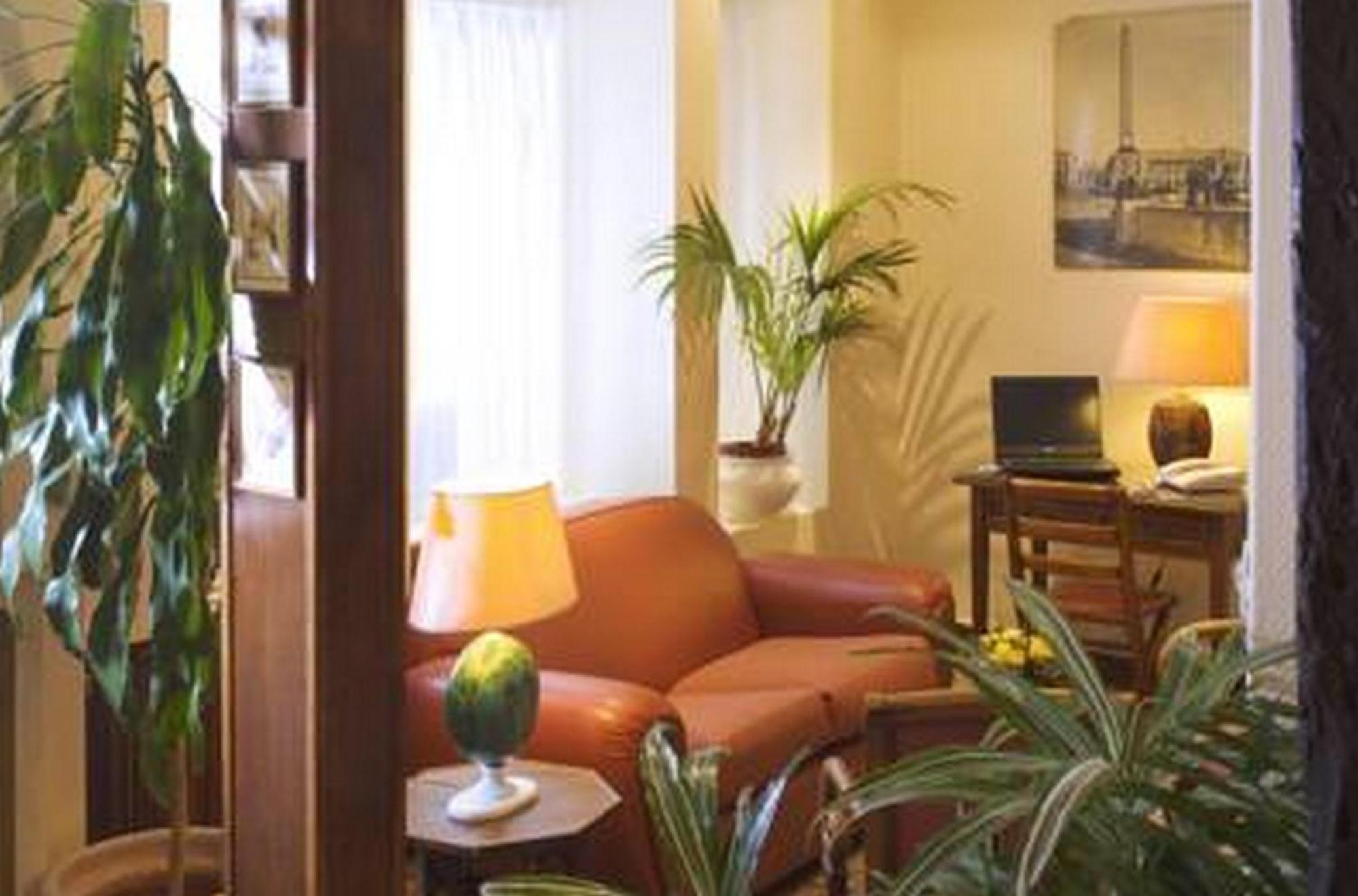 Hotel Saint Roch Paris