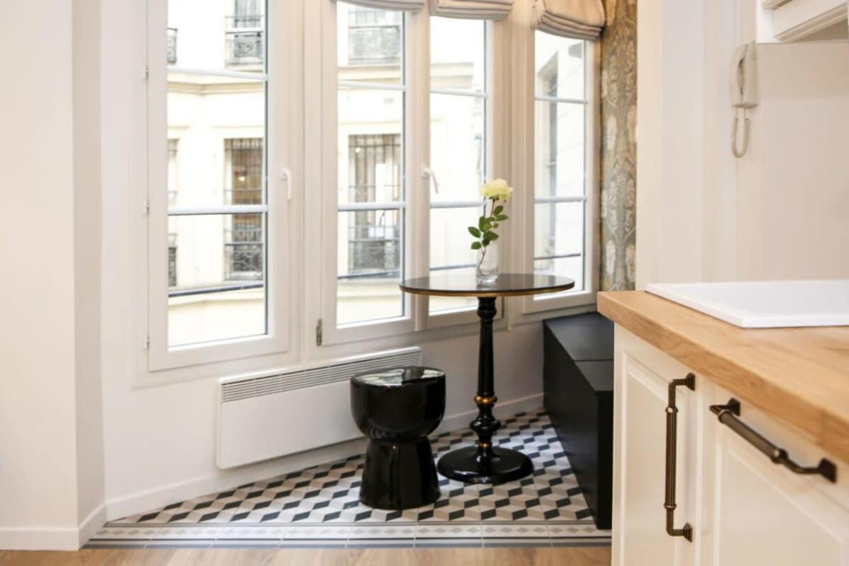 Appartement Drouot - 3 Pièces Luxueux Au Coeur De - 4p - 02