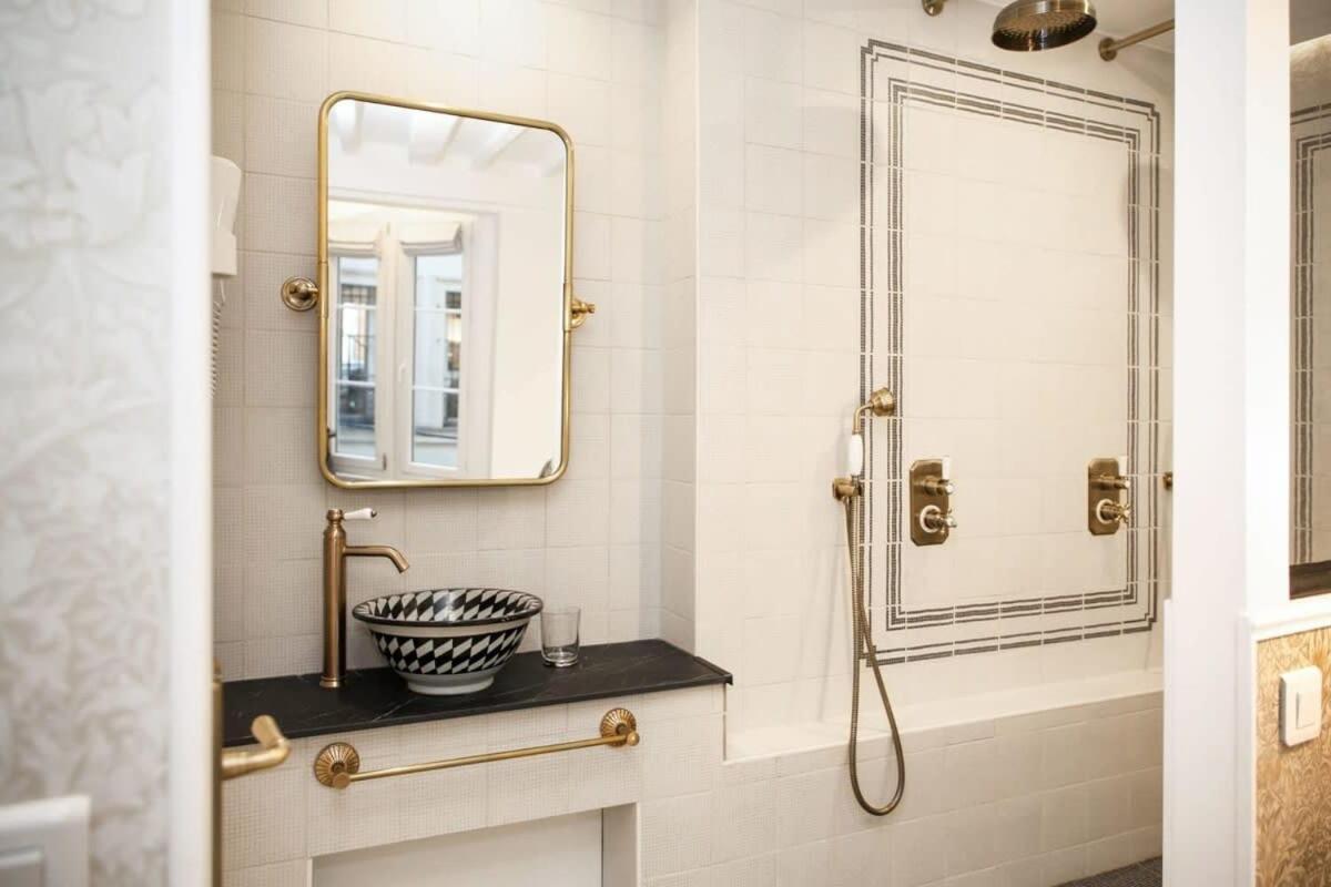 Appartement Drouot - 3 Pièces Luxueux Au Coeur De - 4p - 02 Paris