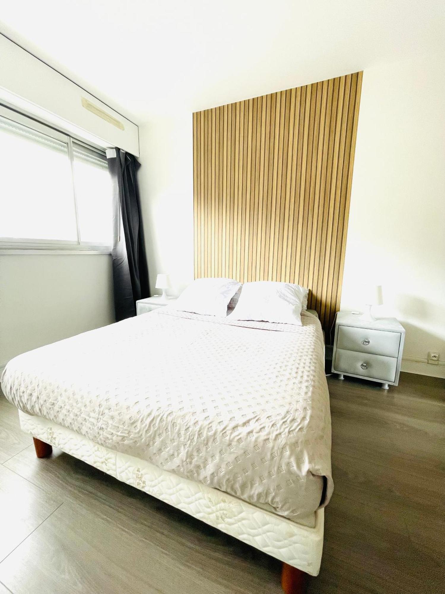 Apartment Place Cambronne *