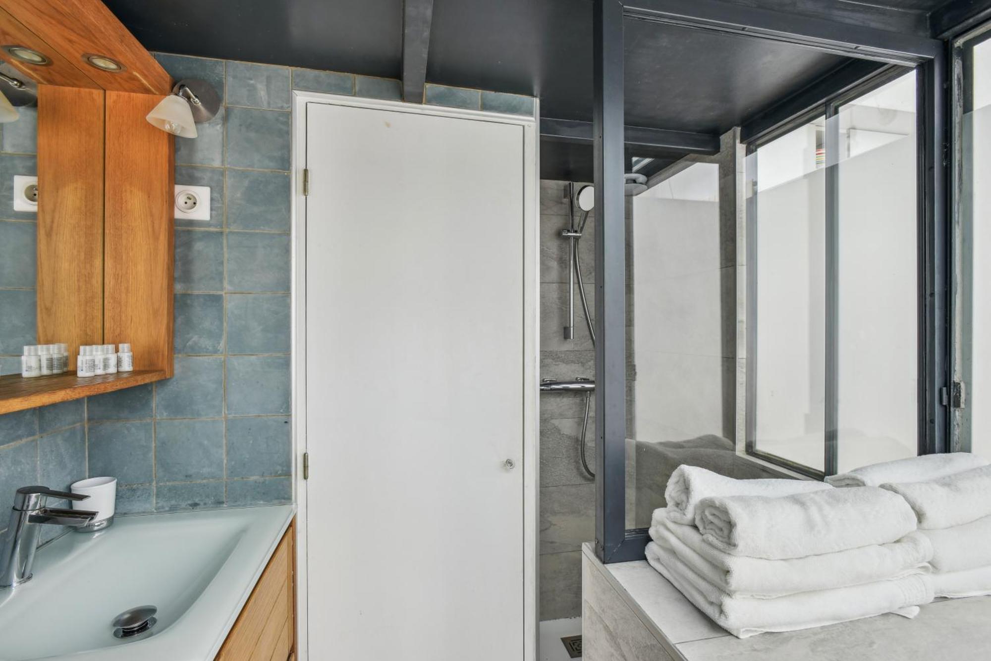 Atypique Loft 3 Personnes With Ac By Weekome