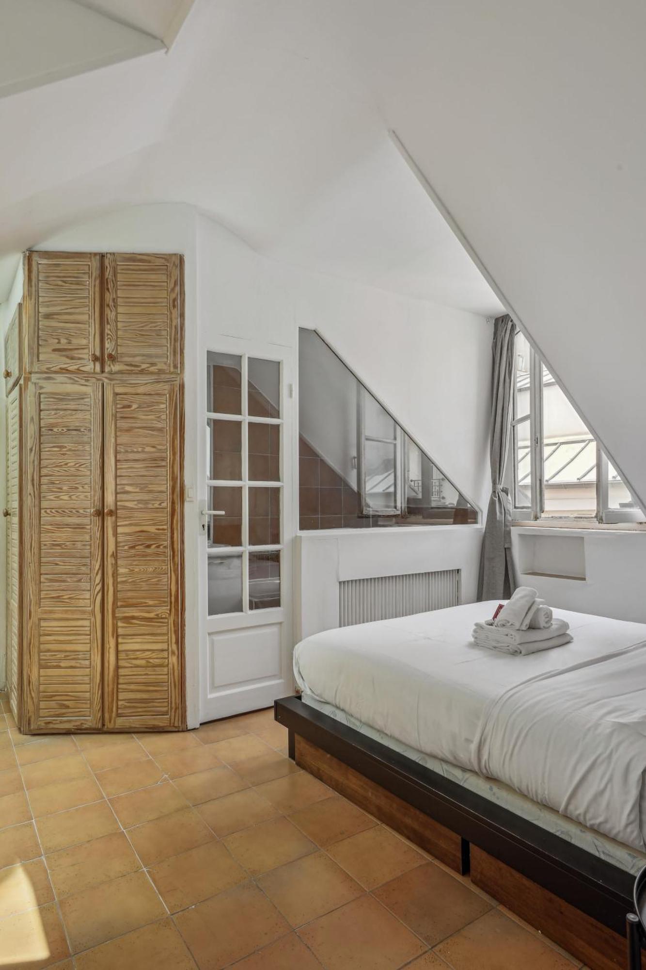 Heart Of Latin Quarter - 1br - Cityapartmentstay