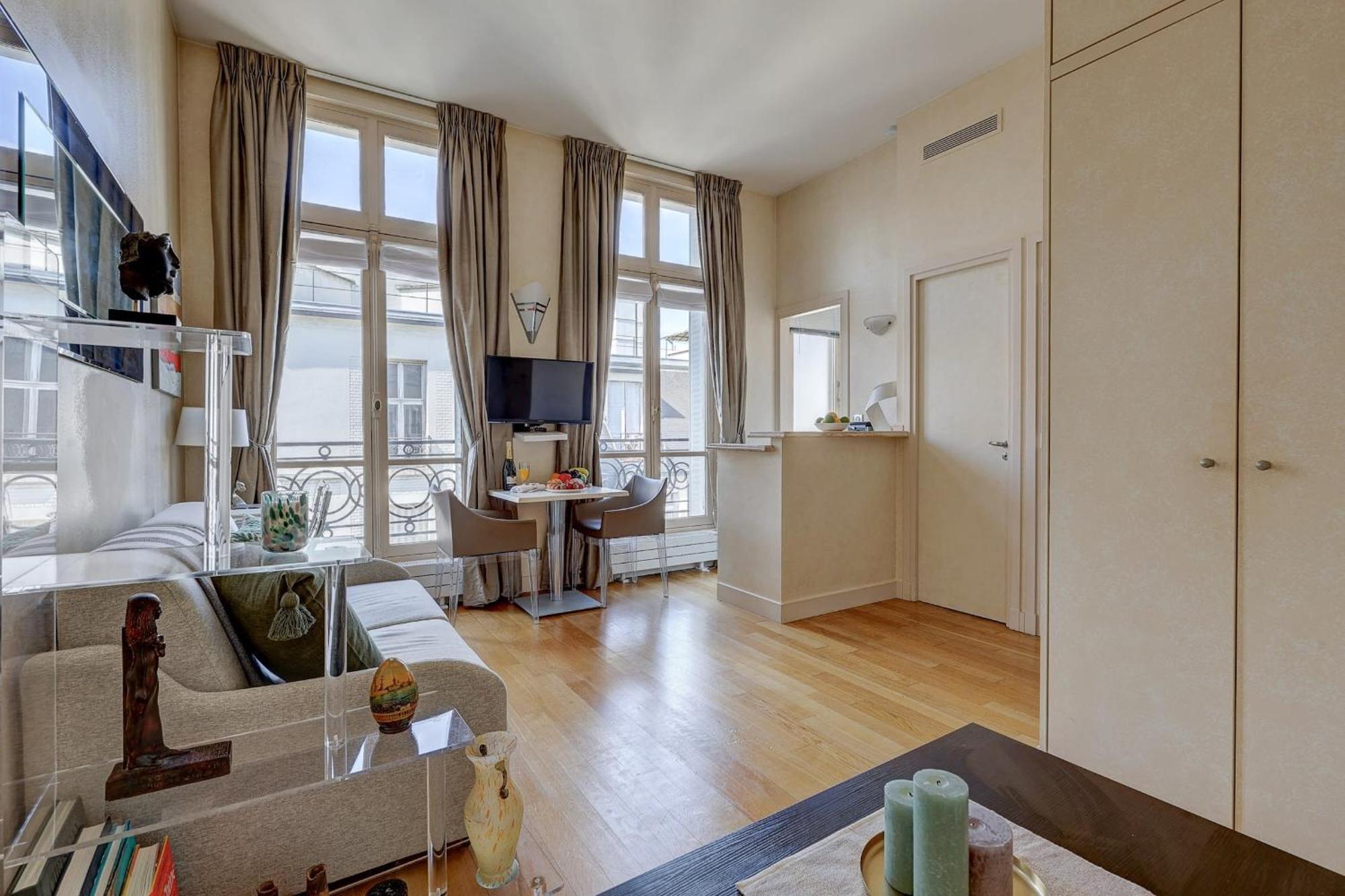 Avenue Des Champs-elysees - Cityapartmentstay