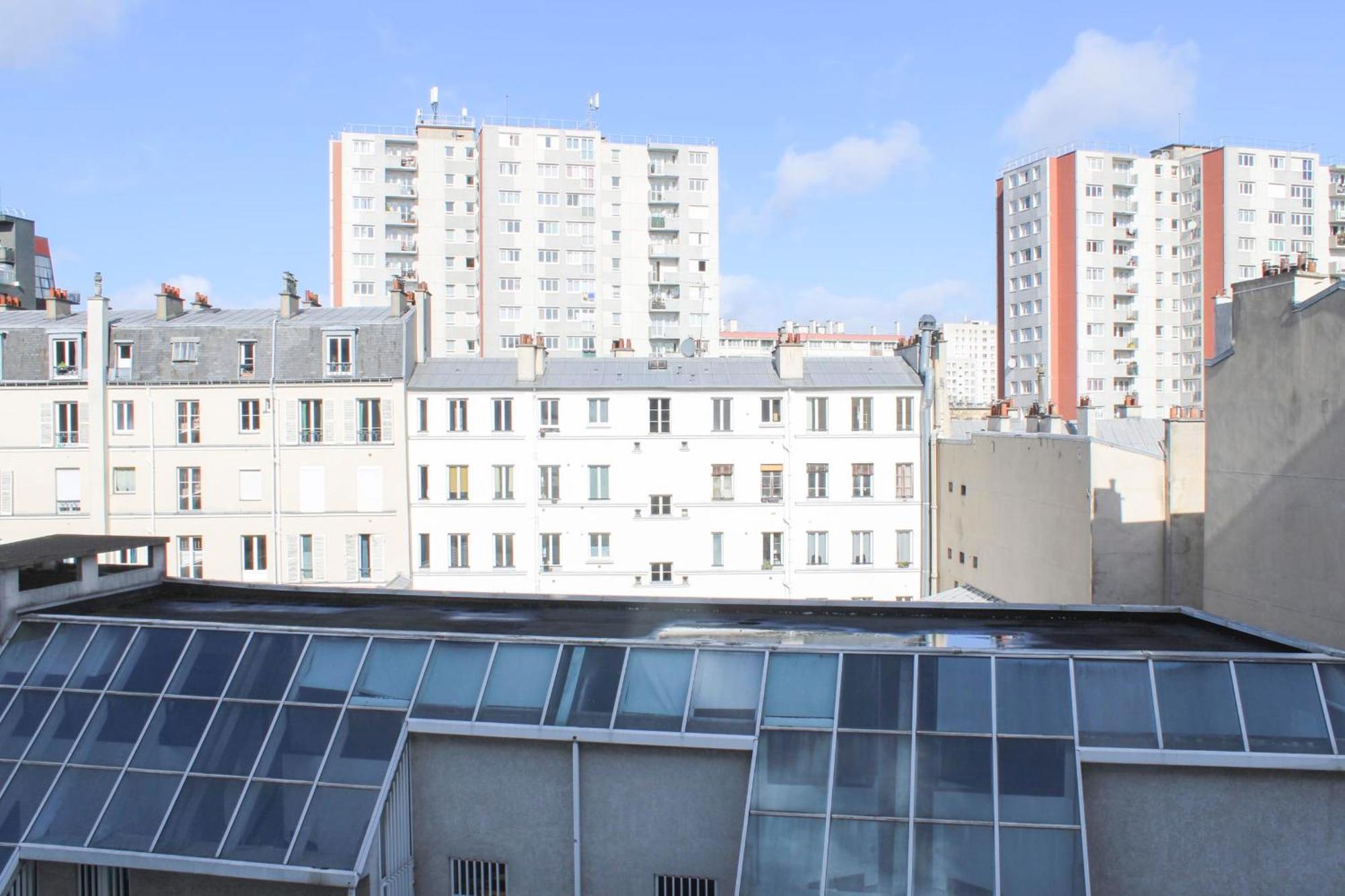 Spacious Cocoon With A Terrace View On The Canal Paris