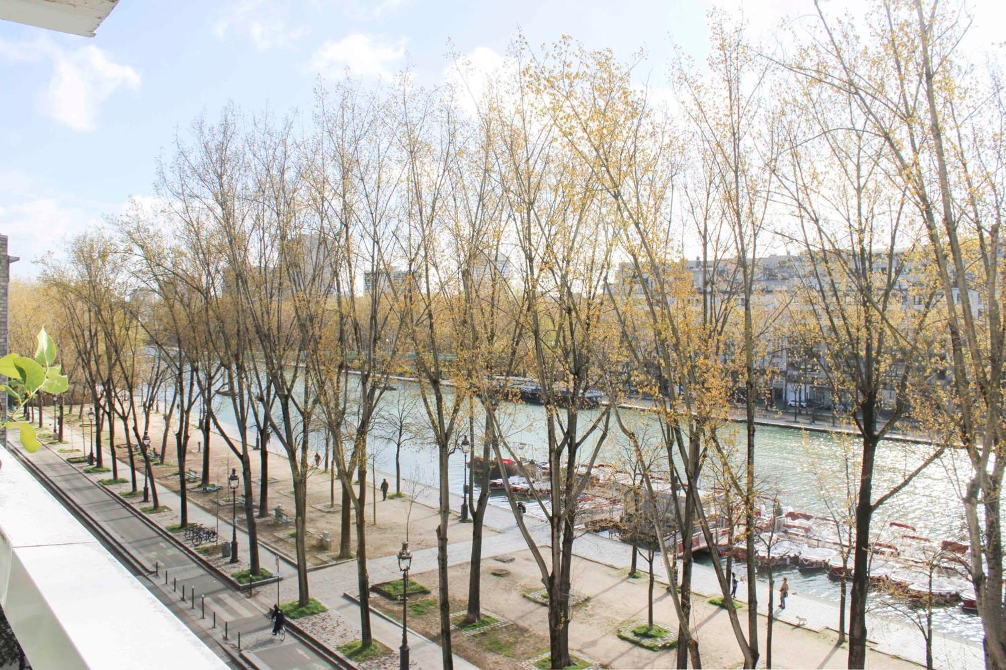 Apartment Spacious Cocoon With A Terrace View On The Canal