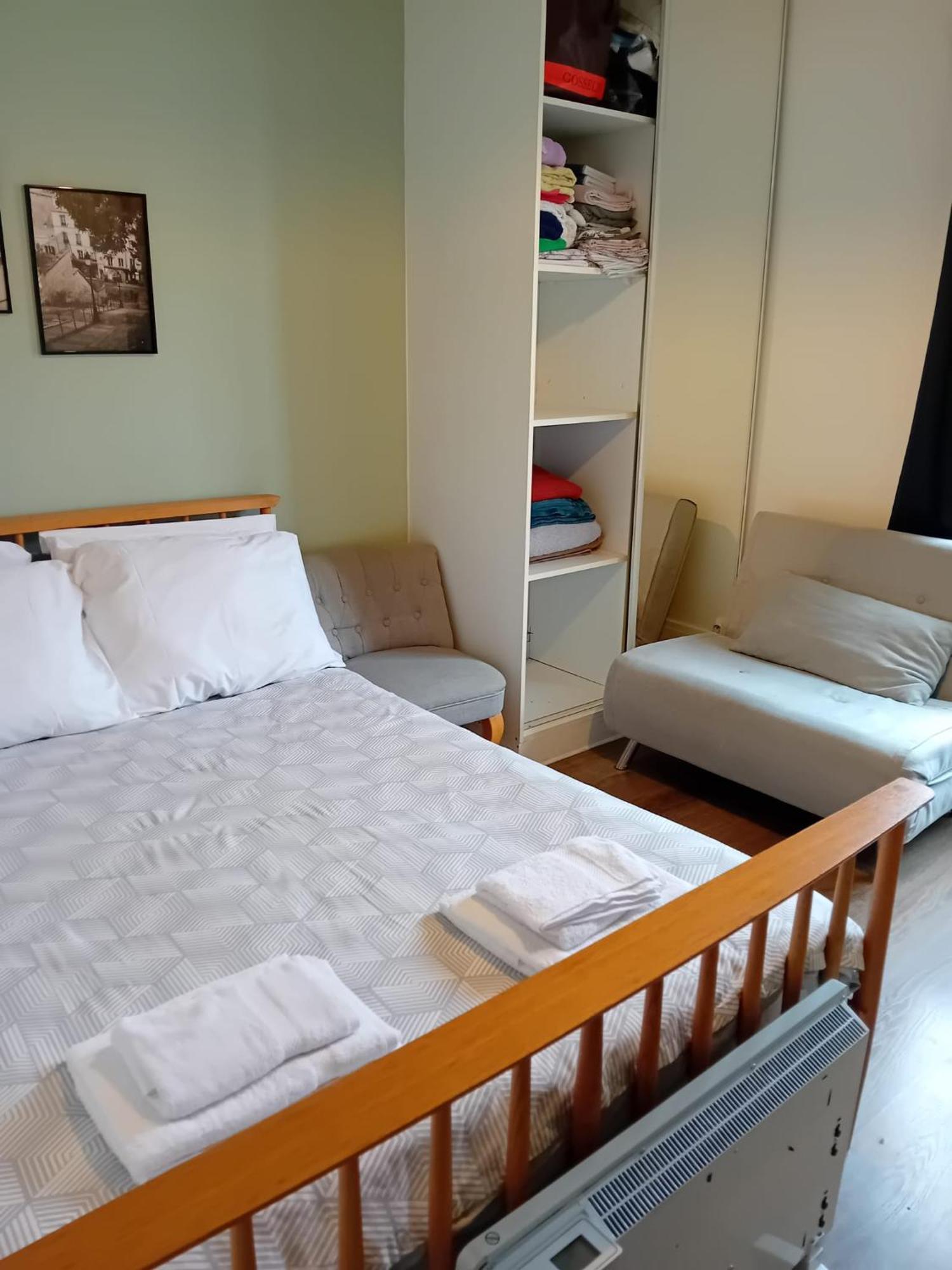 Apartment 10