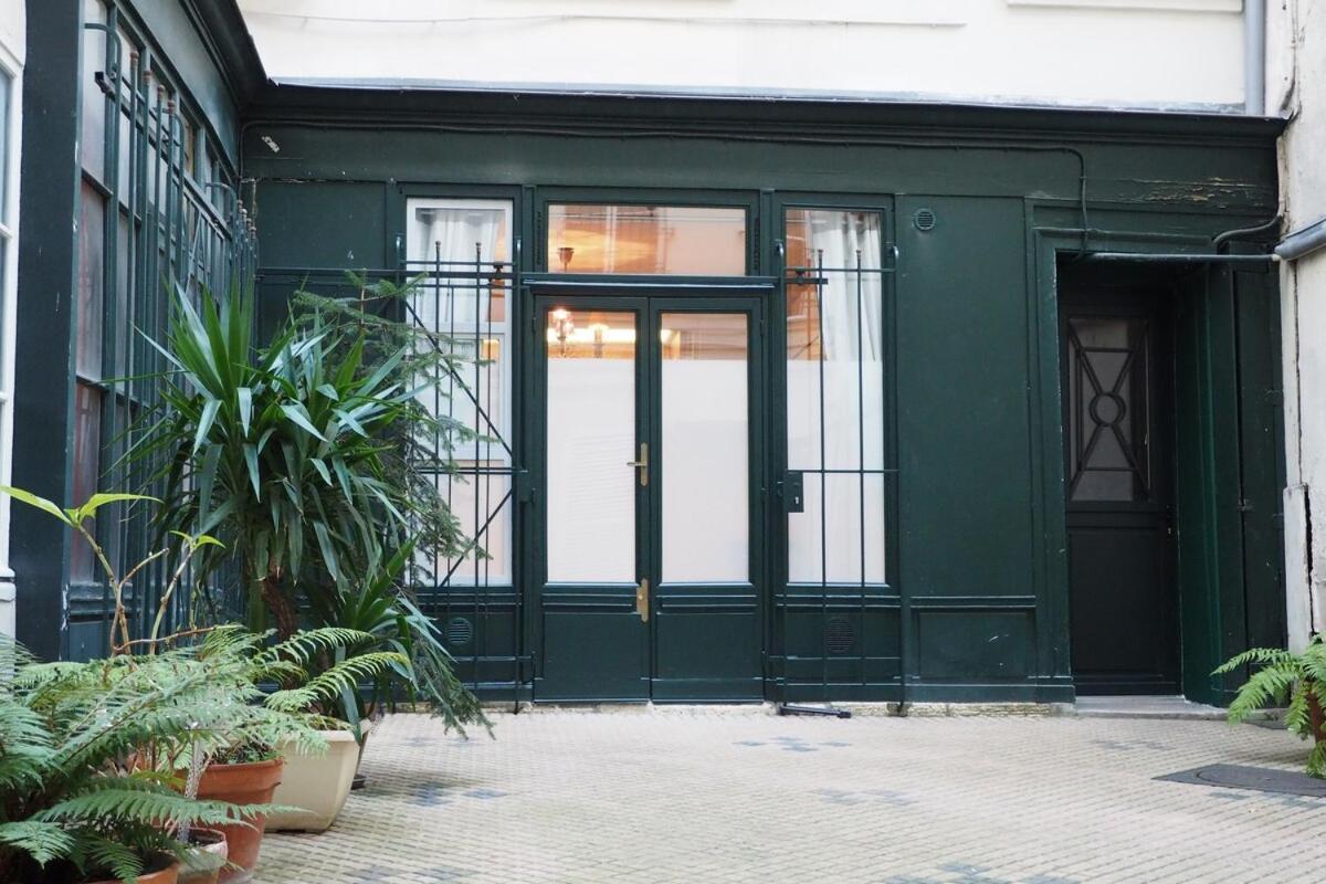 Apartment Palais Royal Paris