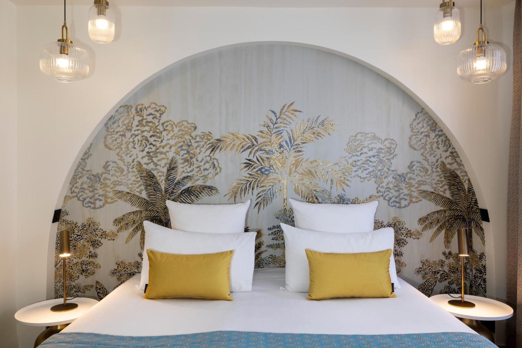 Hotel Elysées Bassano Paris