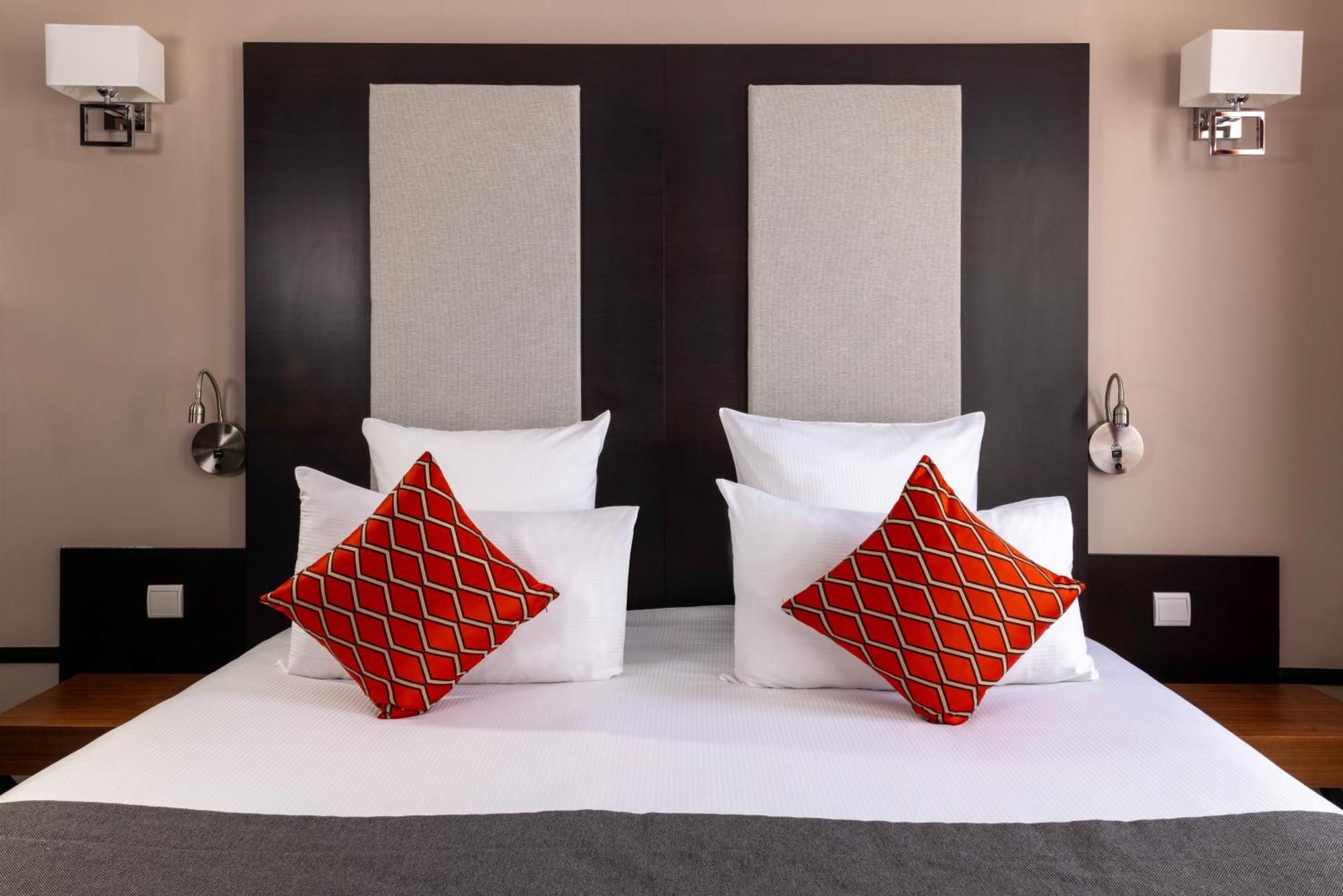 Elysees Bassano Paris