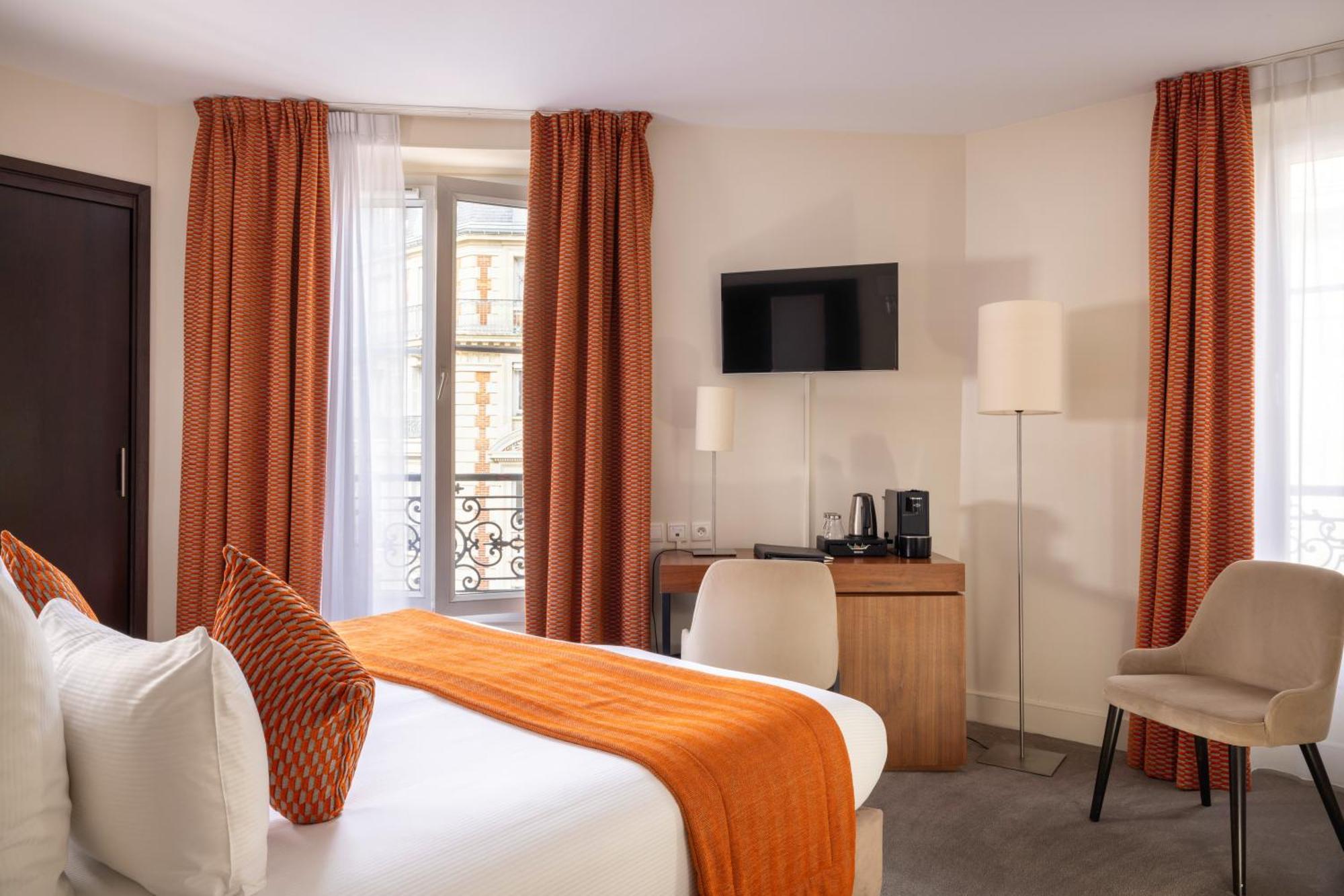 Elysées Bassano Hotel Paris