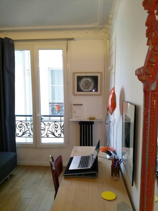 9e, Rue Des Martyrs, Calme & Lumineux Apartment Paris