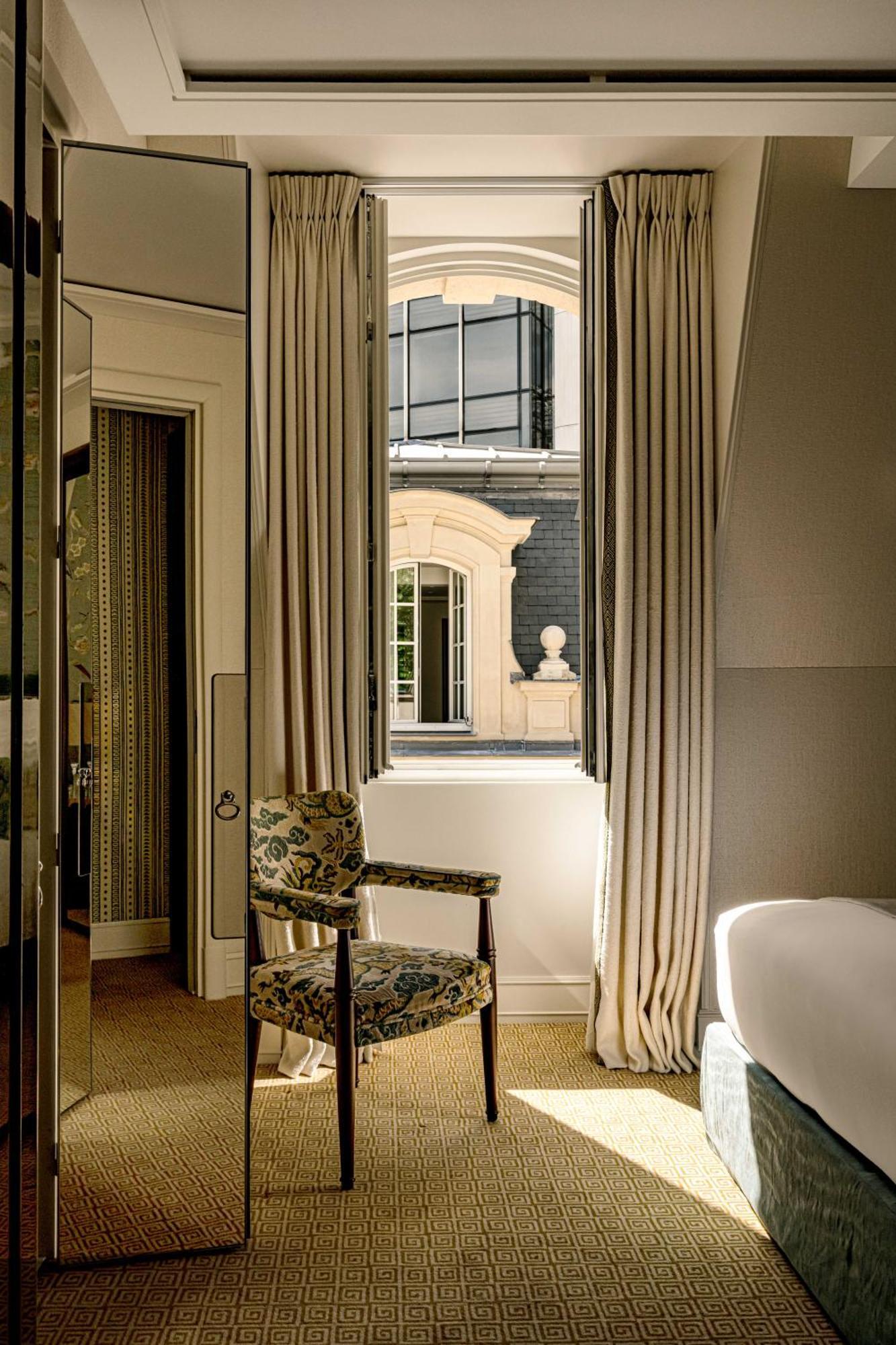 Saint 5* Paris