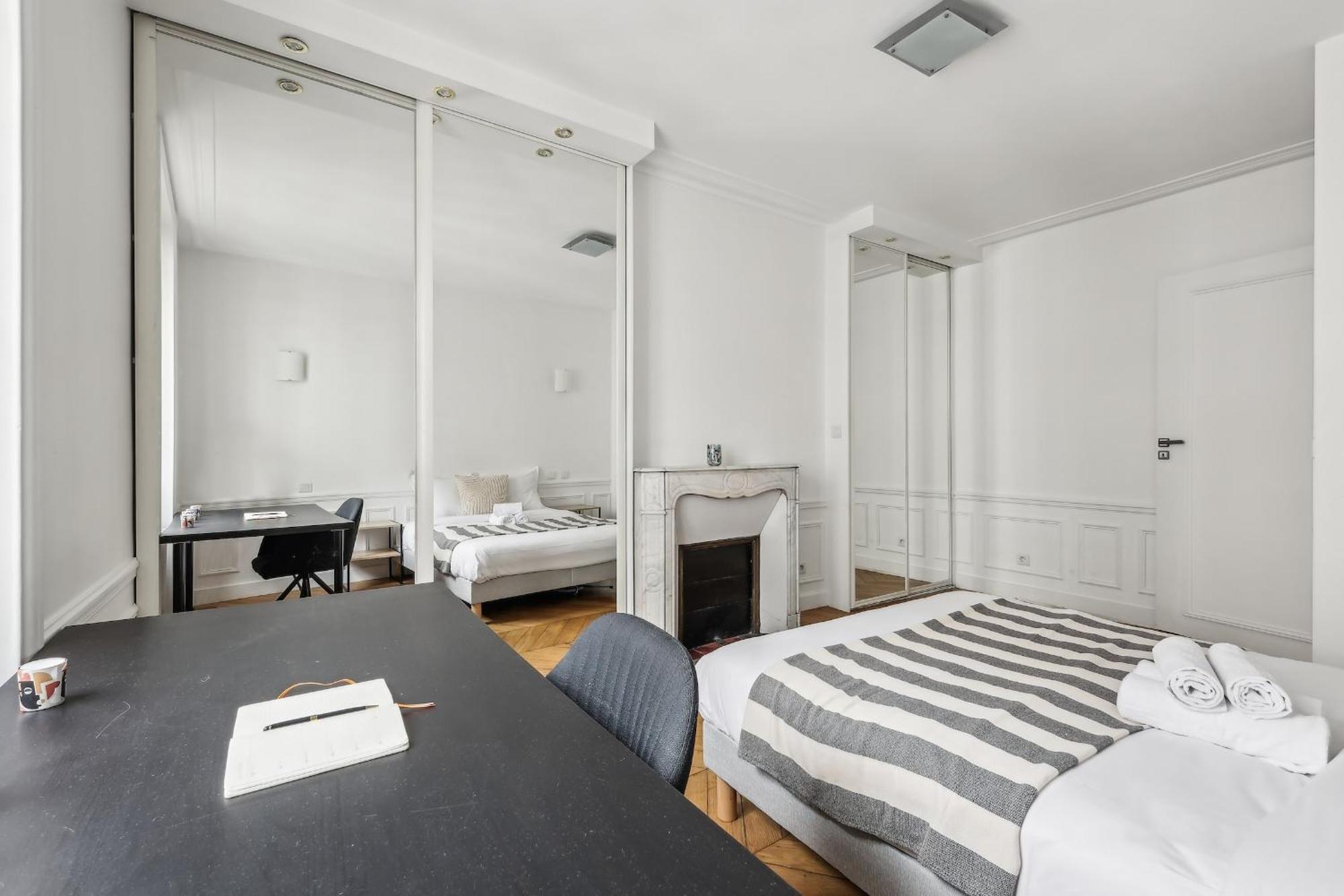 Champs Elysees - 3br - Cityapartmentstay *