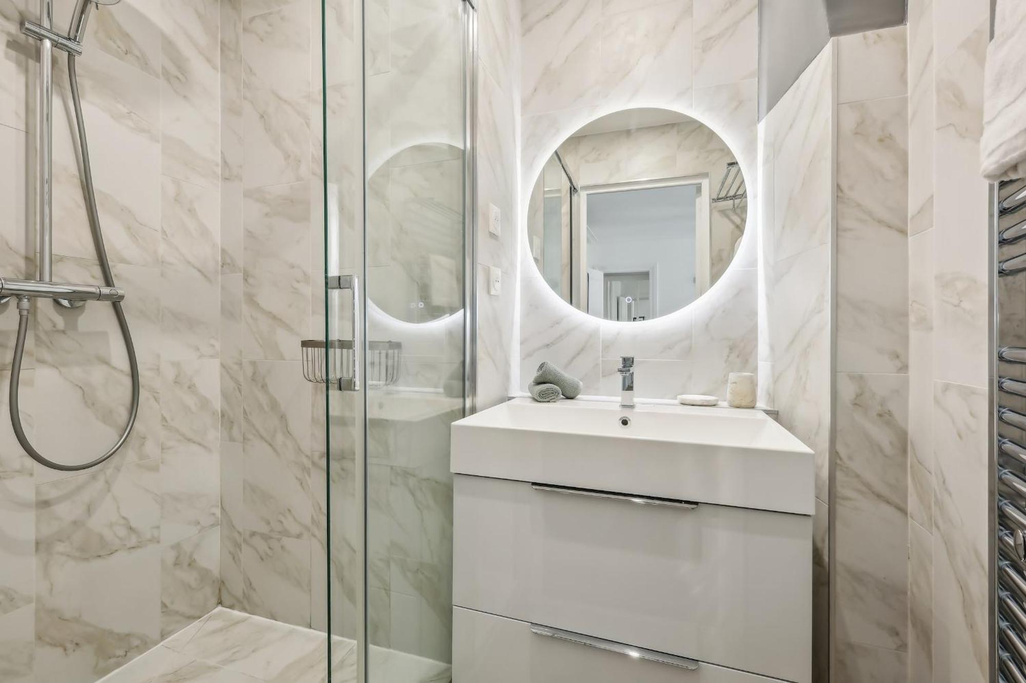 Champs Elysees - 3br - Cityapartmentstay *