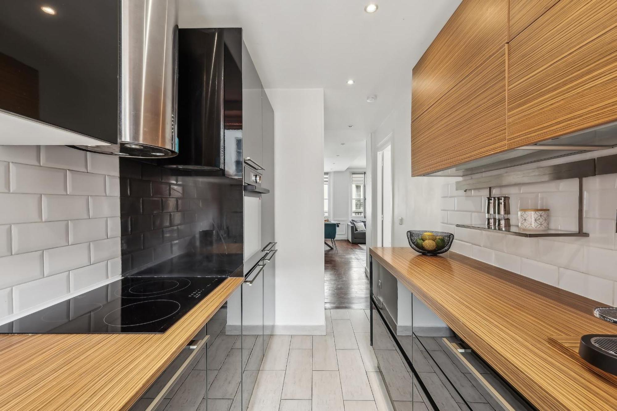 Champs Elysees - 3br - Cityapartmentstay Paris