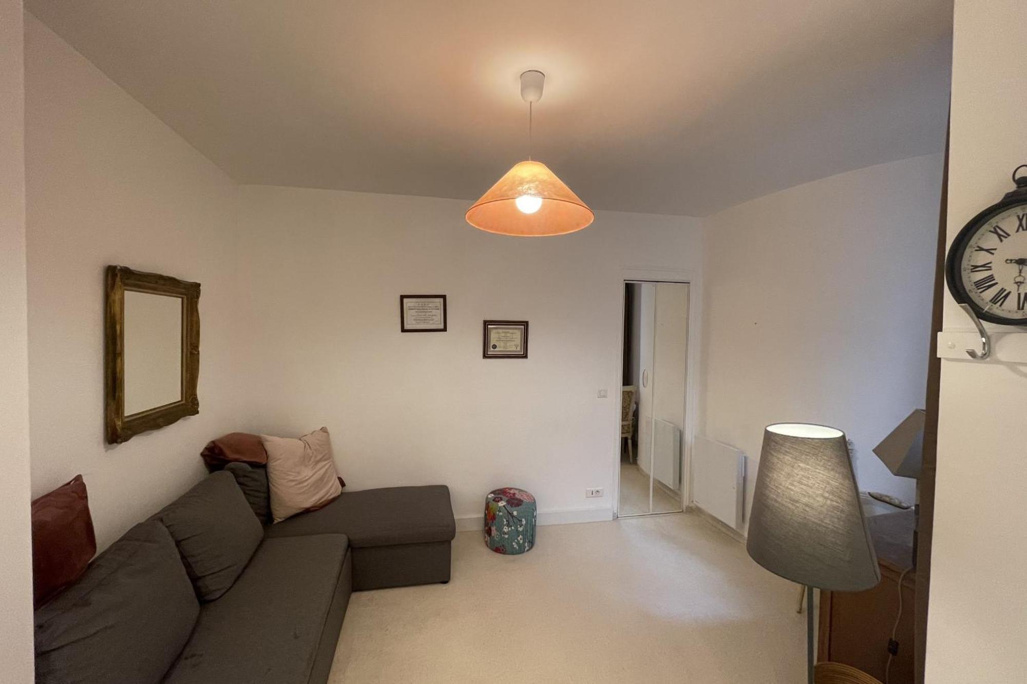 Quiet And Charming 30 M Apartment