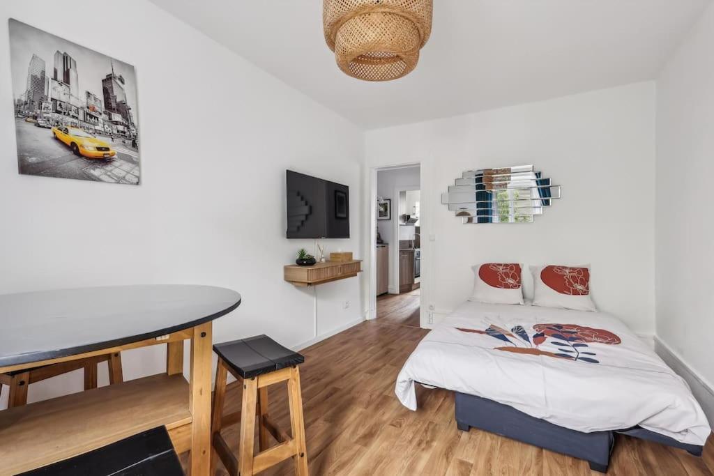 Elegant 1br In Front Of Montparnasse Tower Paris