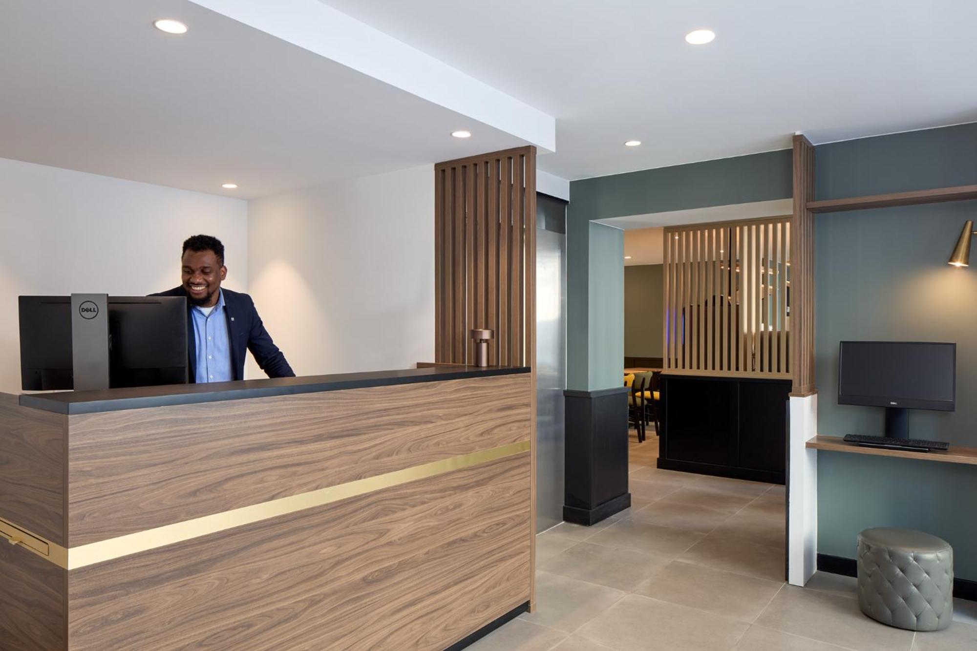 Timhotel Gare De L'est Hotel