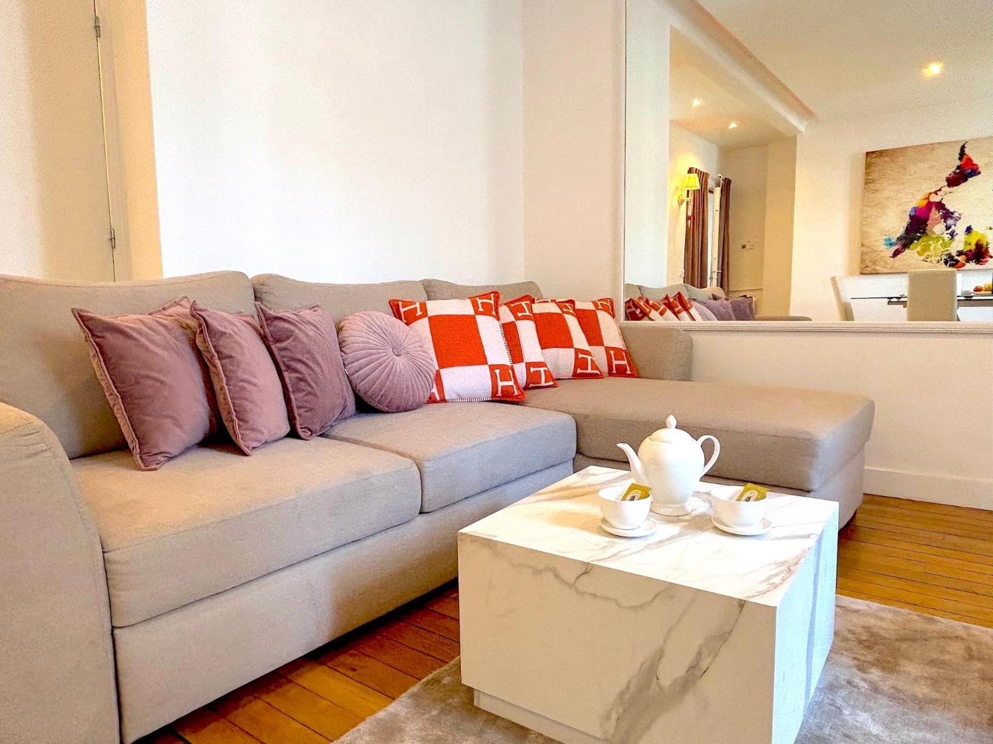 Passy Apartment *