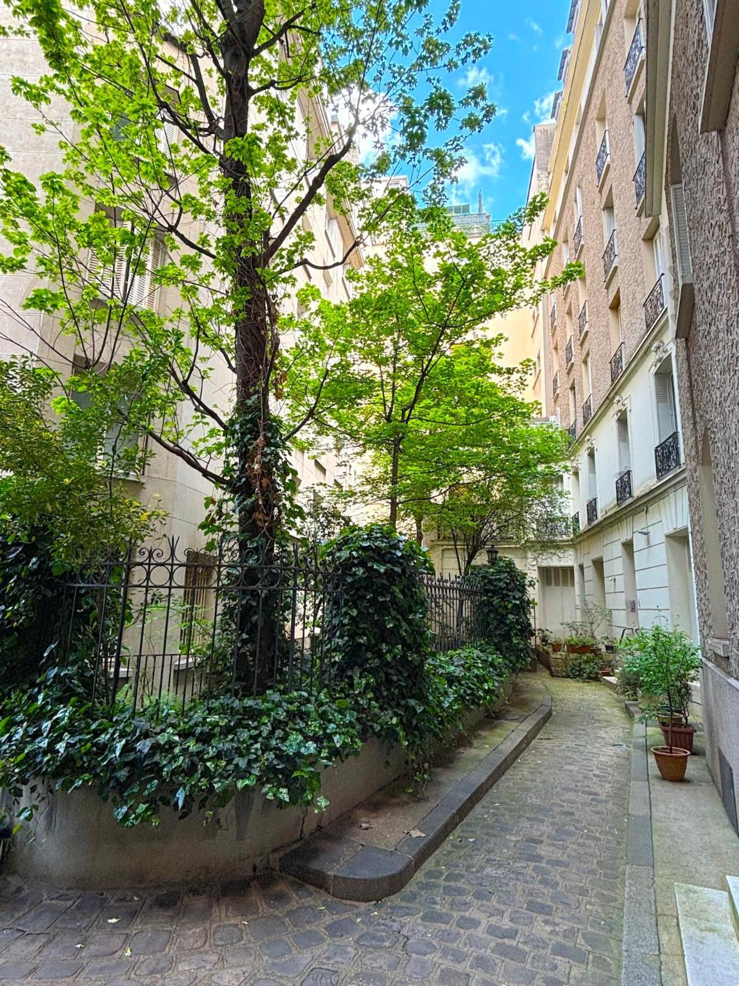 Passy Apartment