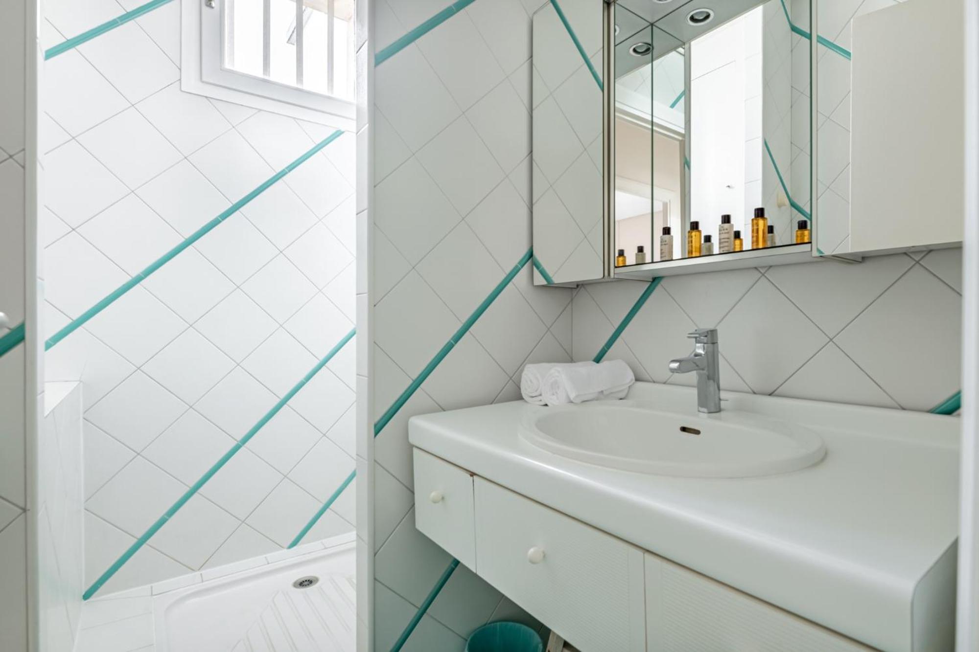 Apartment Veeve - A Romance In Rouge Paris