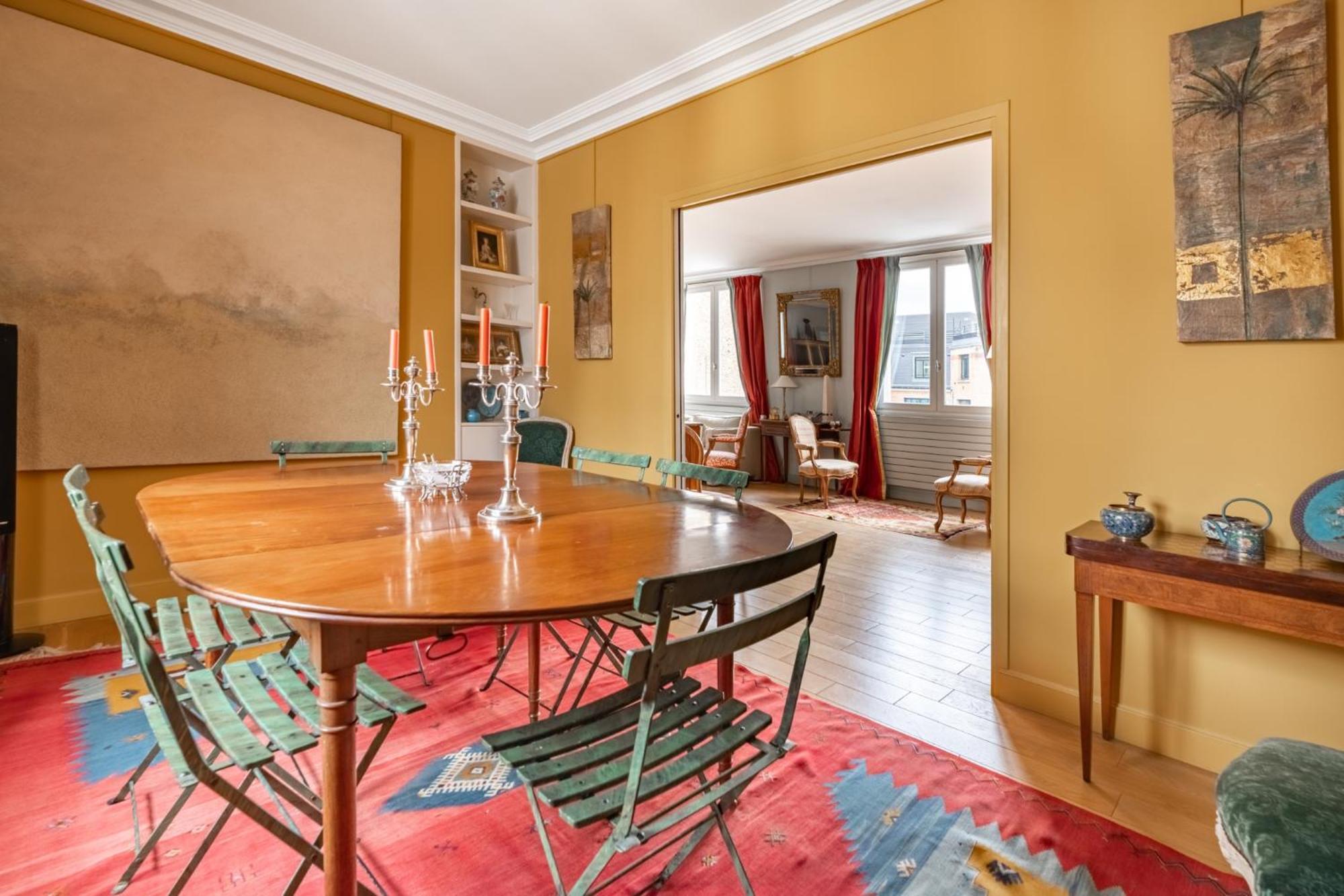 Apartment Veeve - A Romance In Rouge *