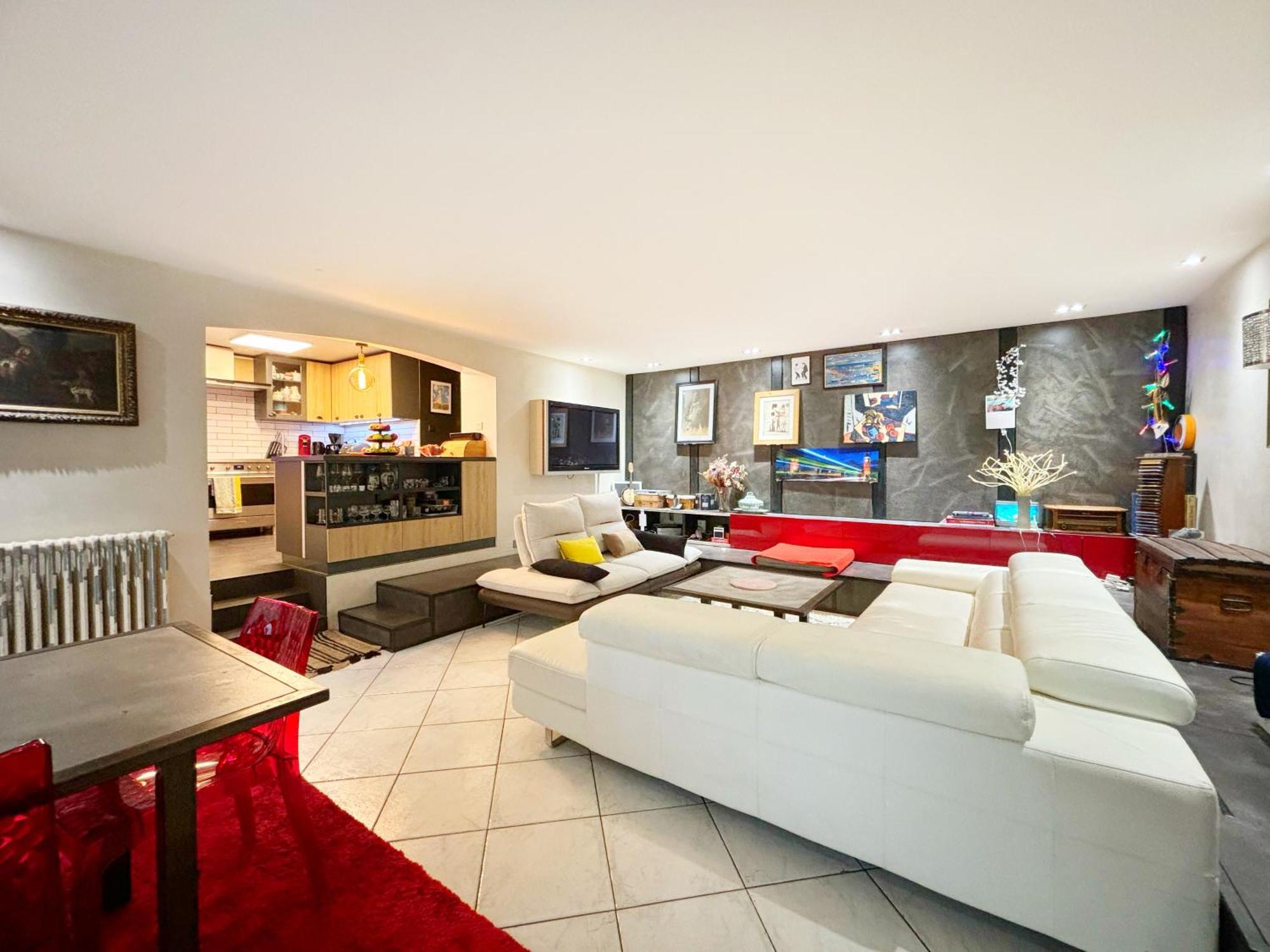 Apartment Grand Avec Jardin Privatif A *