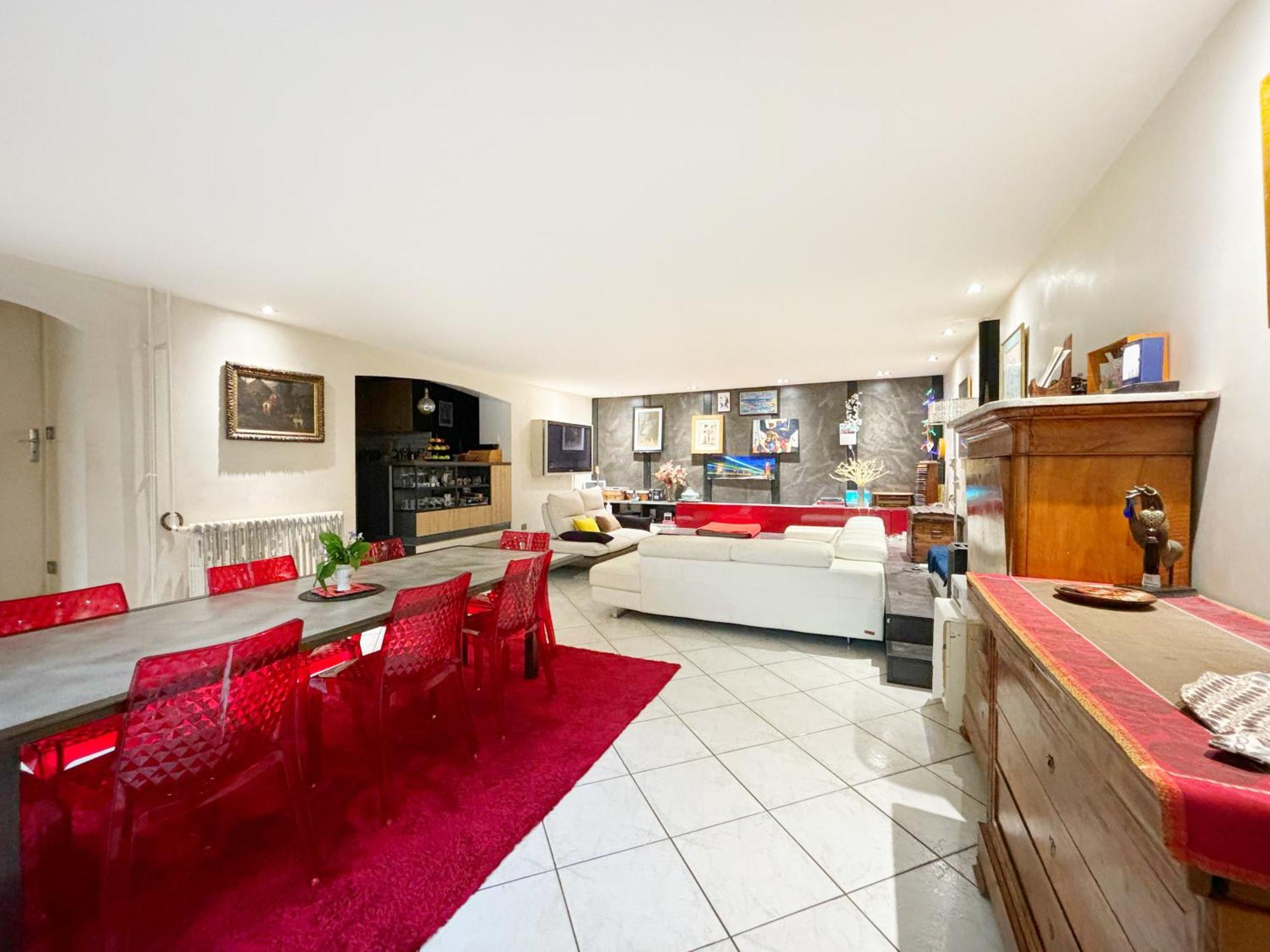 Grand Avec Jardin Privatif A Apartment *