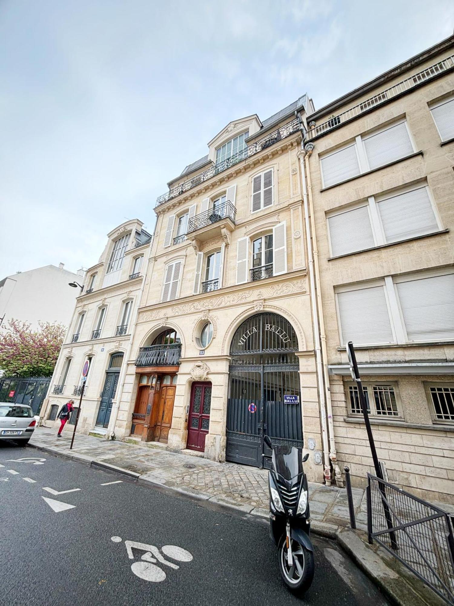 Grand Avec Jardin Privatif A * Paris