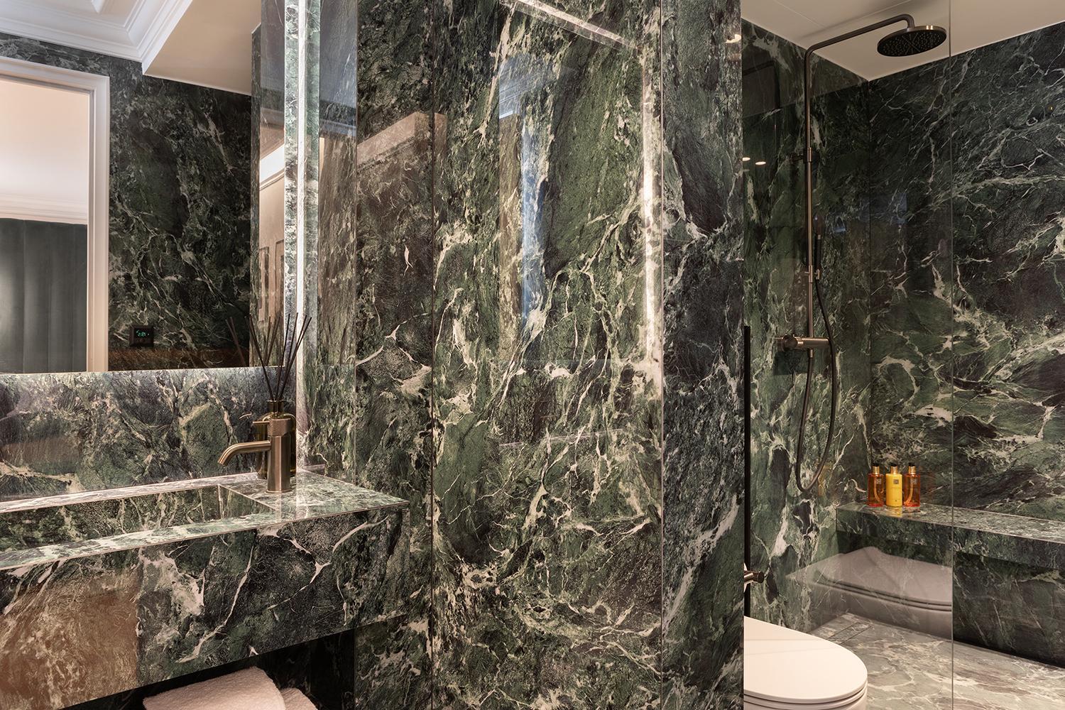 Thelander - Serviced In Champs Elysees *